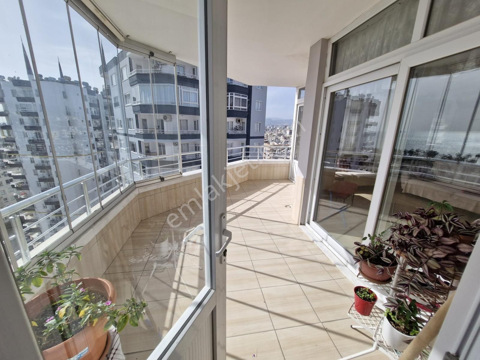 Yenişehir Sahile Çok Yakın Tam Deniz Manzaralı Ara Kat 4+1 Daire - Görsel 16