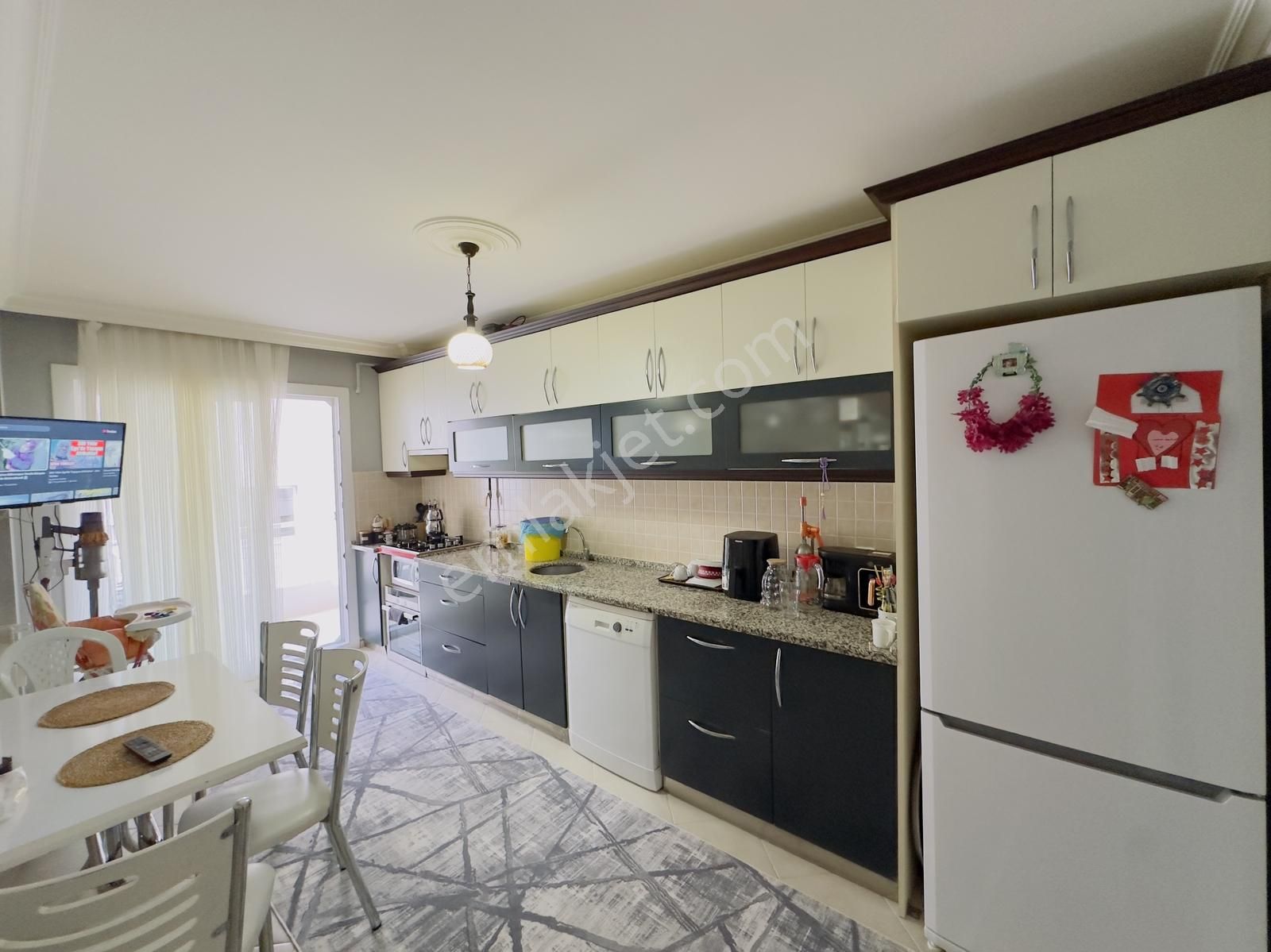 Gaziemir Yeşil Mahalle Satılık 3+1 Daire - Görsel 2