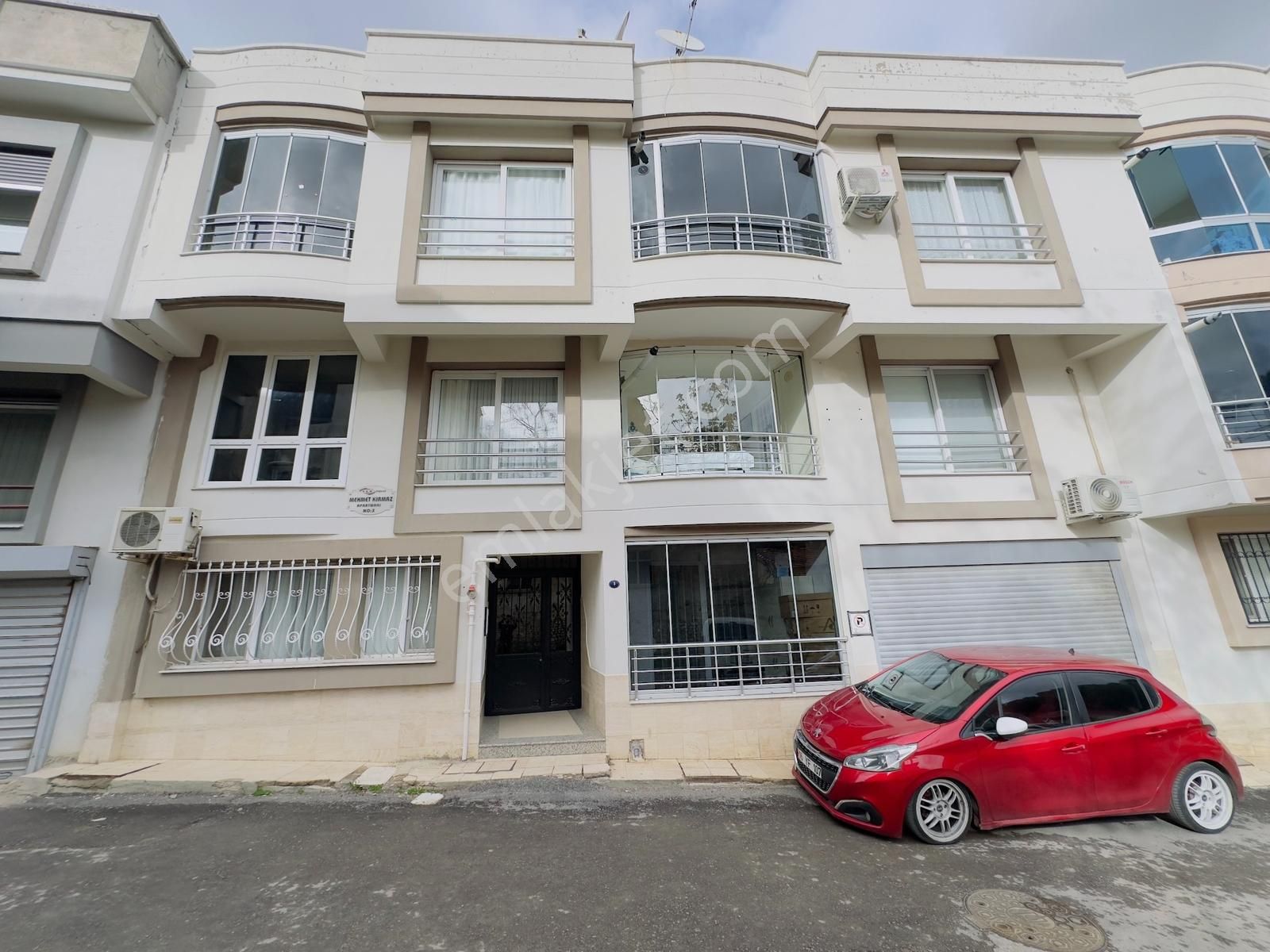 Gaziemir Yeşil Mahalle Satılık 3+1 Daire