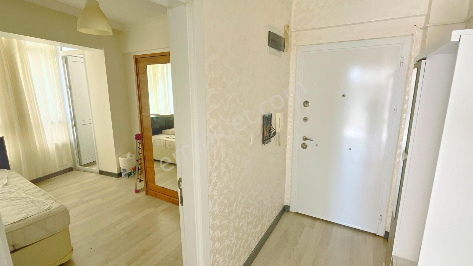 Efelerde Merkezi Konumda Eşyalı Kiralık Daire - Görsel 2