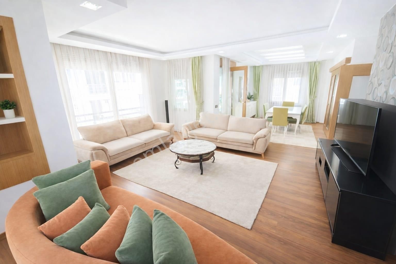 Denize Plaja 200 Metre Mesafede Emsalsiz Çok Ferah 3+1 Dubleks