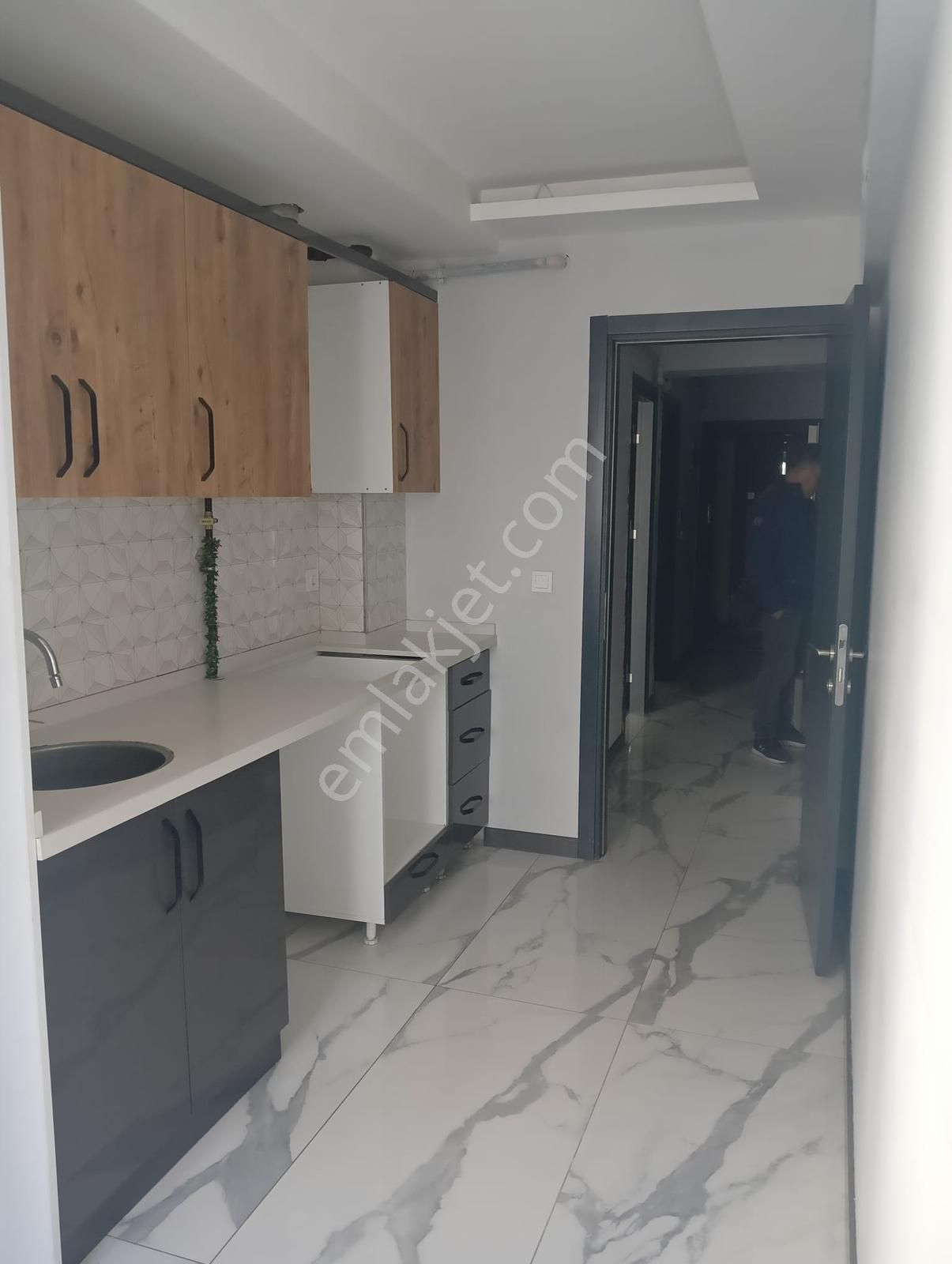 Century 21 Işıltı'dan Kiralık Yeni 2+1 Daire - Görsel 9