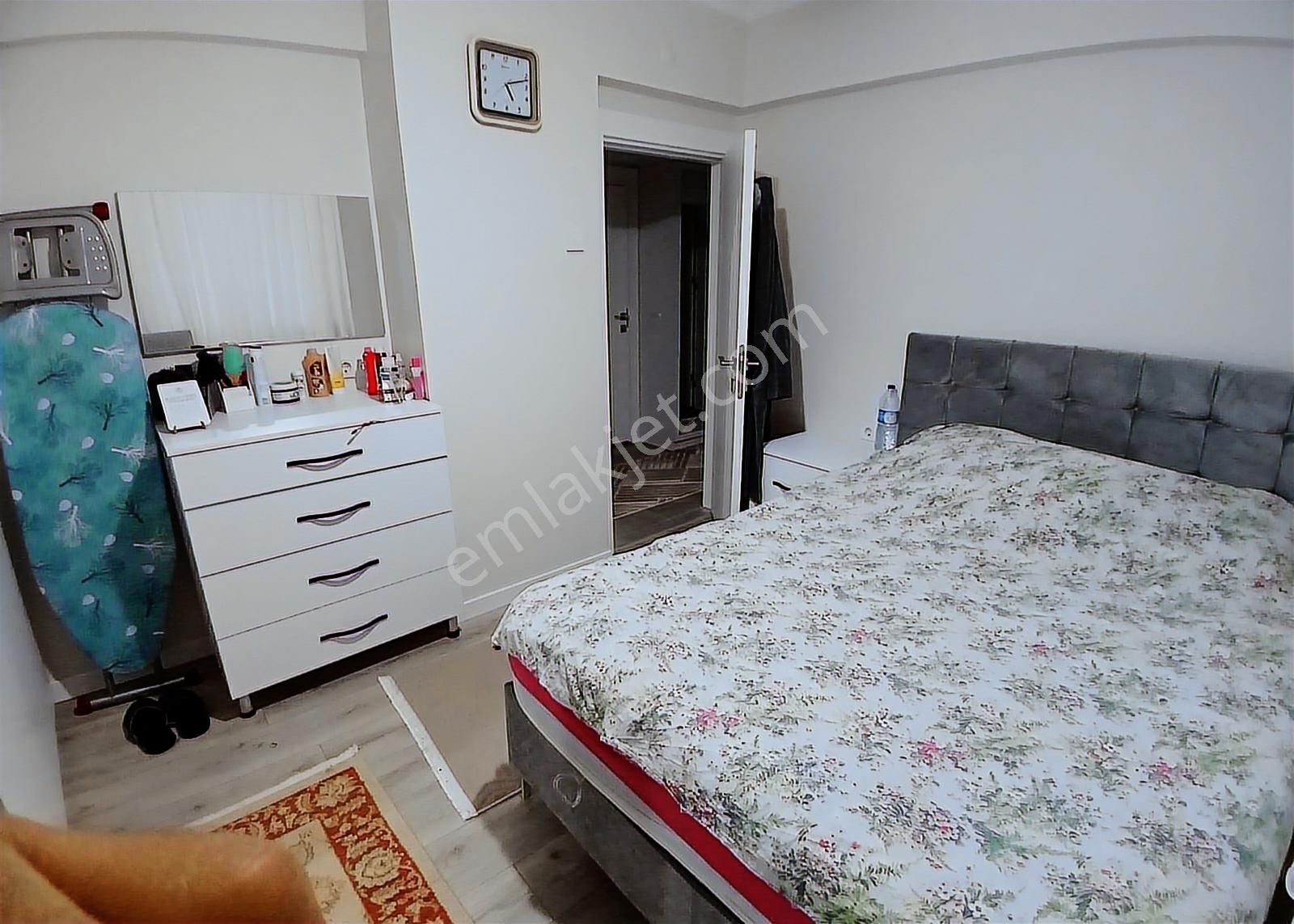 Seyran Cad.'nde Fırsat: Taşınmaya Hazır, Tamamen Yenilenmiş 3+1 - Görsel 3