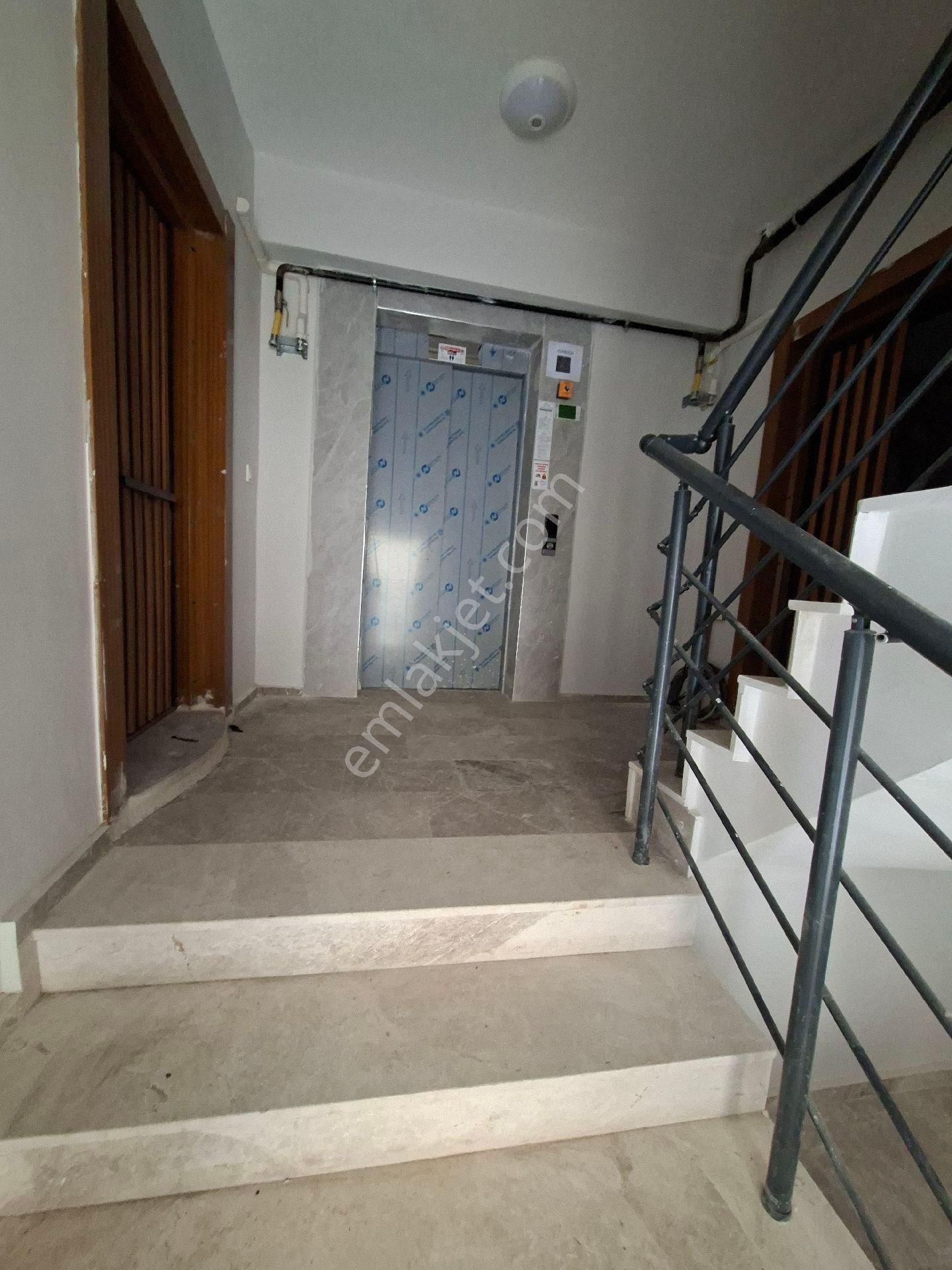 Torbalı Atatürk Mahallesi'nde Kiralık 1+1 - Görsel 13