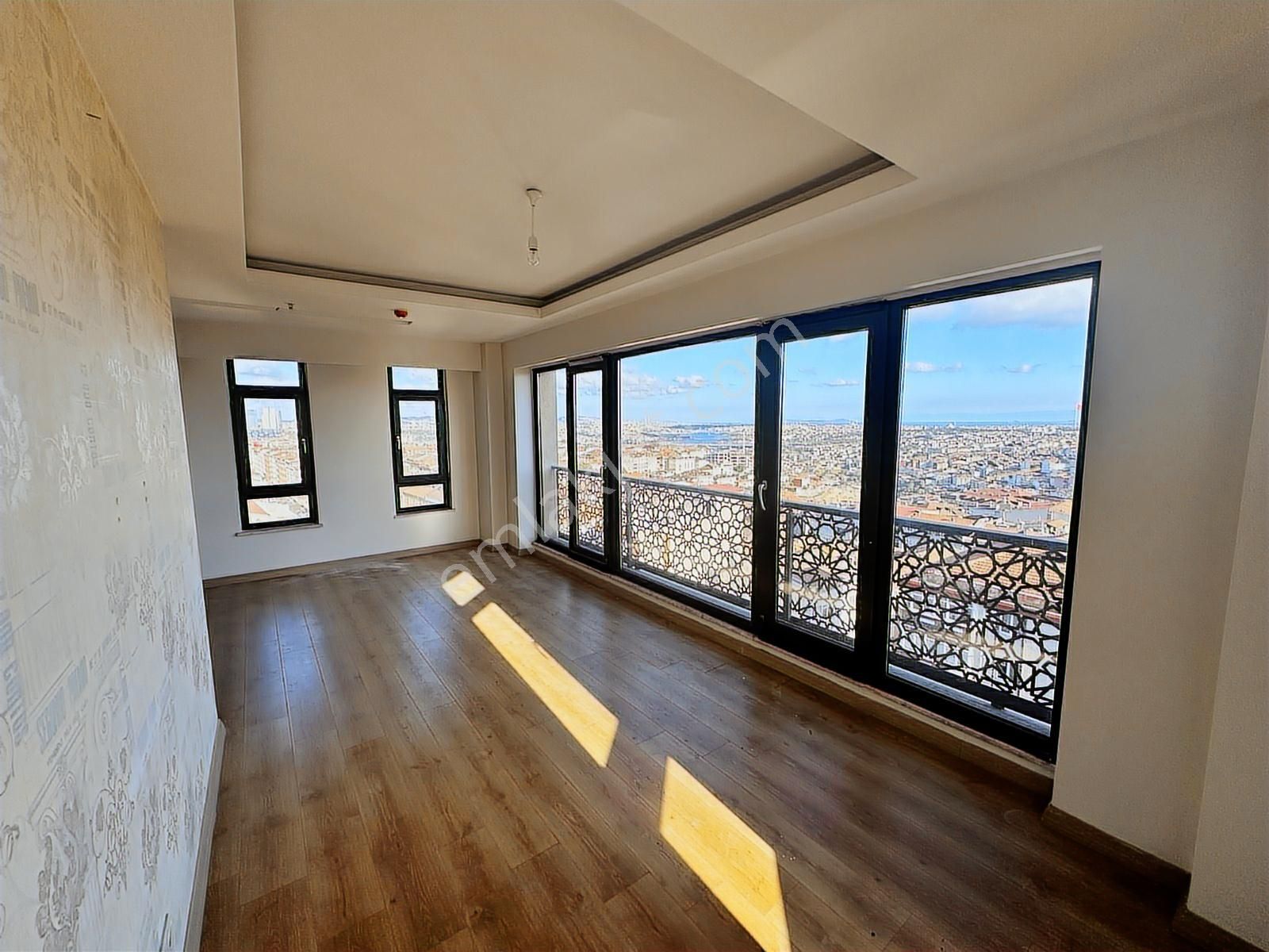 Haliç Panoroma Sitesi Süper Manzaralı 2+1 Kiralık Daire