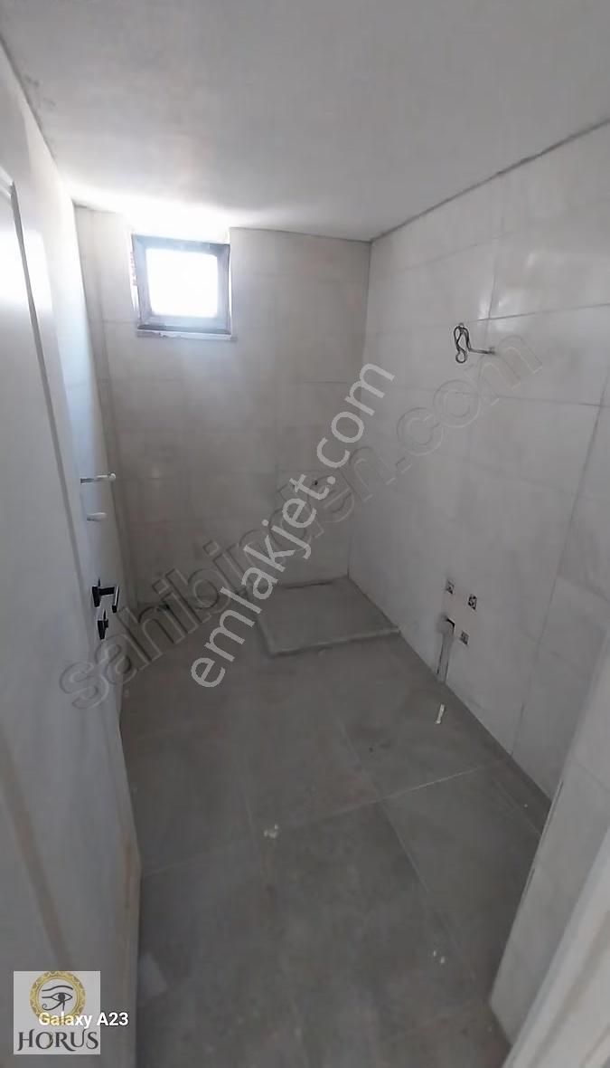Ulaşım Noktalarına Yakın Manzaralı Katta Tek Daire - Görsel 27