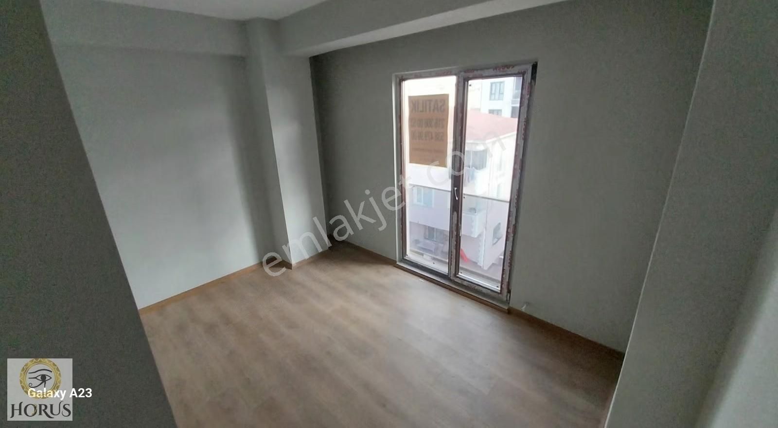 Ulaşım Noktalarına Yakın Manzaralı Katta Tek Daire - Görsel 4