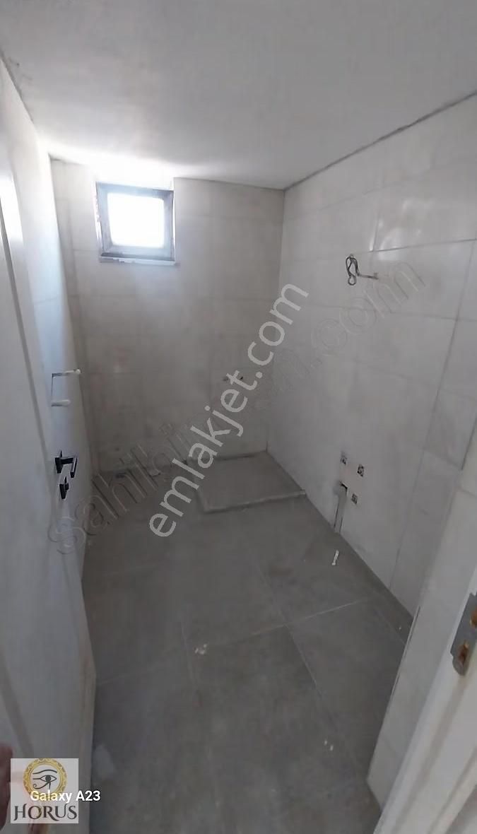 Ulaşım Noktalarına Yakın Manzaralı Katta Tek Daire - Görsel 17