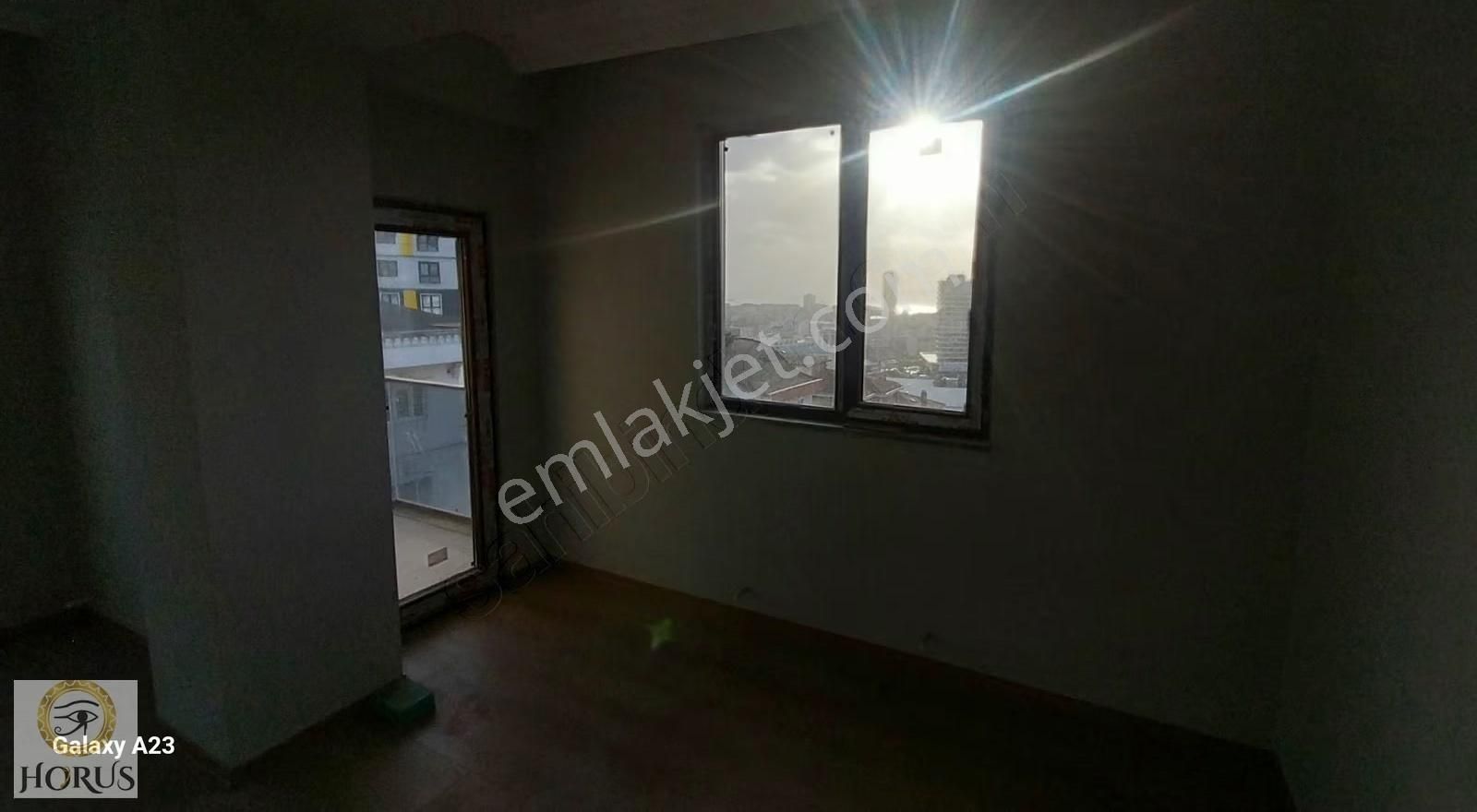 Ulaşım Noktalarına Yakın Manzaralı Katta Tek Daire - Görsel 7