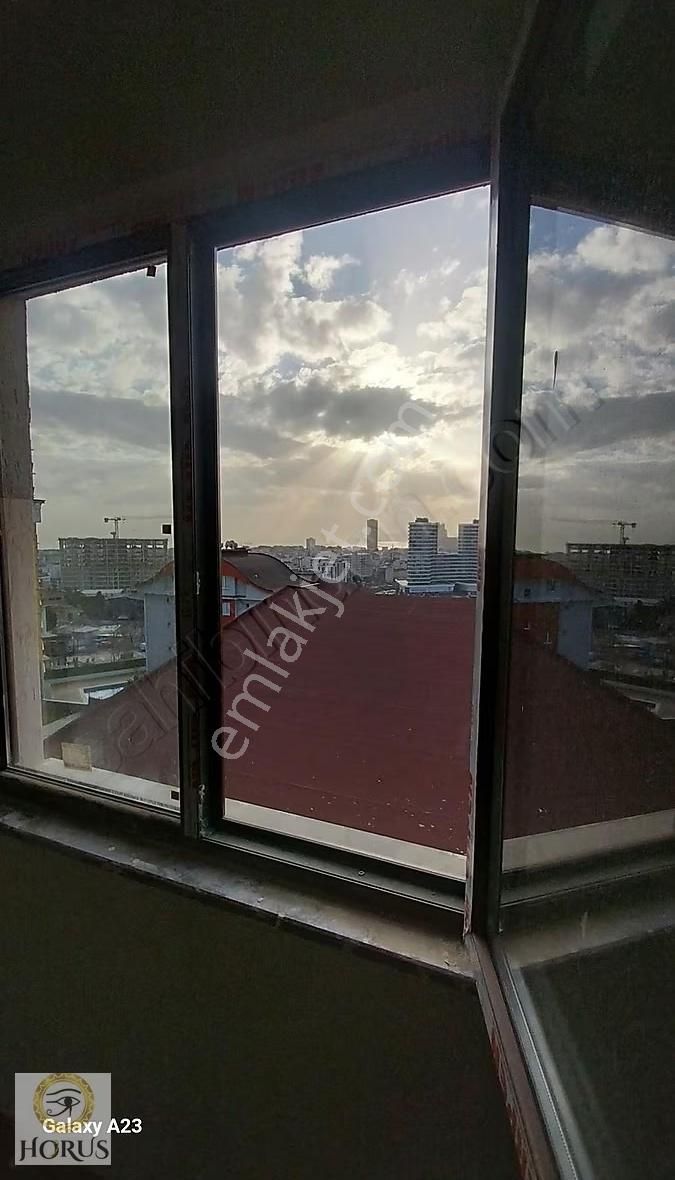 Ulaşım Noktalarına Yakın Manzaralı Katta Tek Daire - Görsel 24