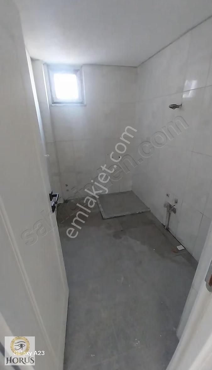 Ulaşım Noktalarına Yakın Manzaralı Katta Tek Daire - Görsel 8
