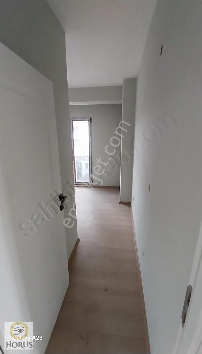 Ulaşım Noktalarına Yakın Manzaralı Katta Tek Daire - Görsel 11