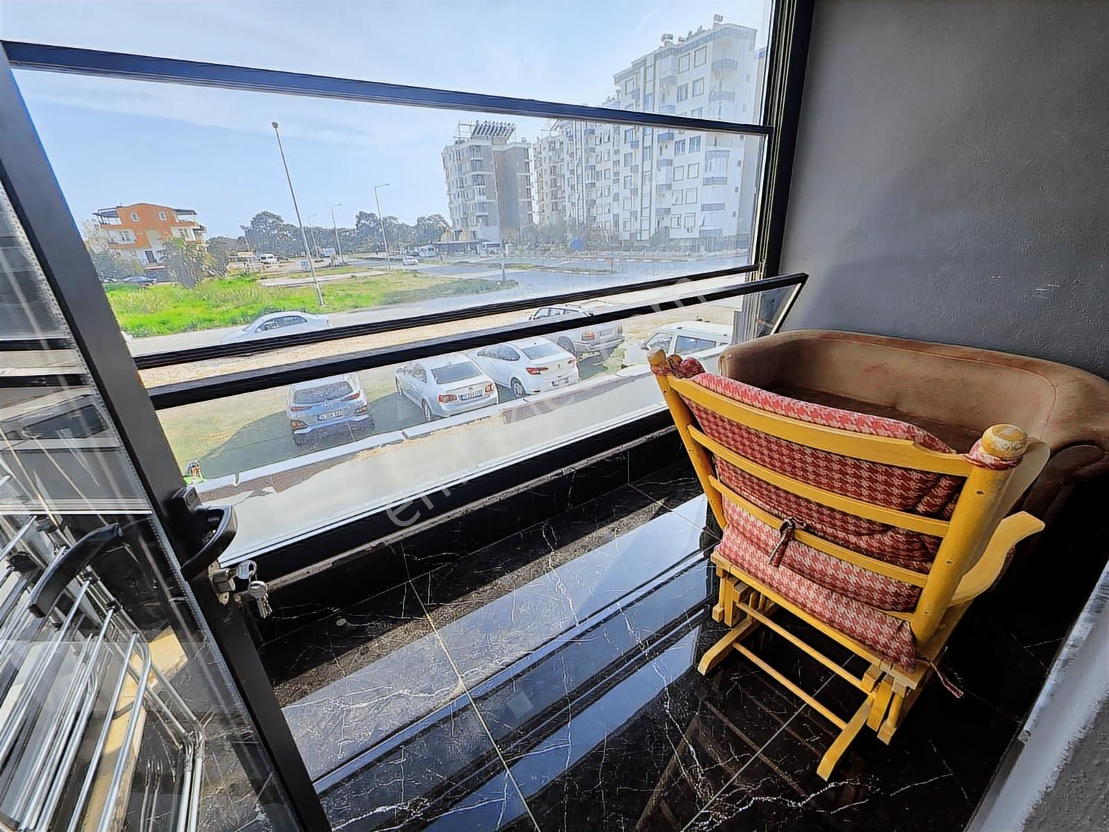 Güzeloba Da Turizm Yoluna Yakın Eşyalı Kiralık 1+1 Daire - Görsel 3