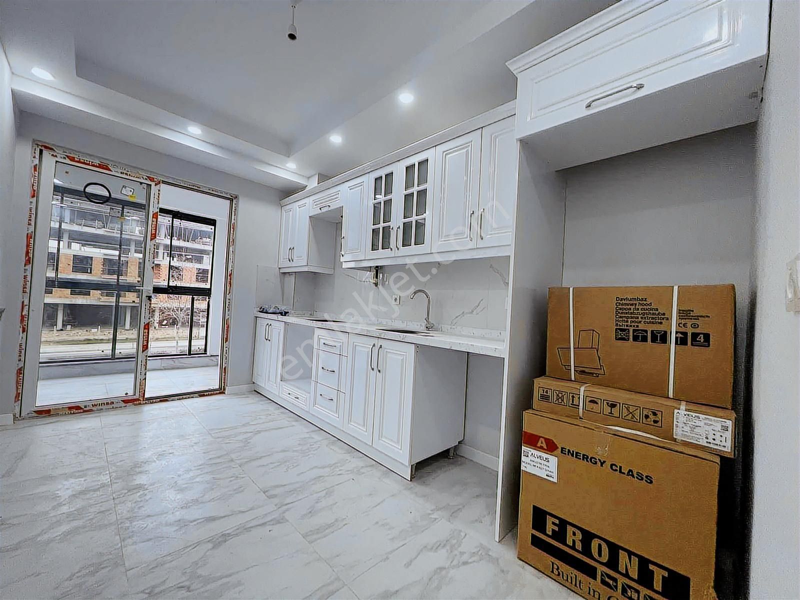 Bülent Ecevit Bulvarında Cadde Cephe 3+1 Daire