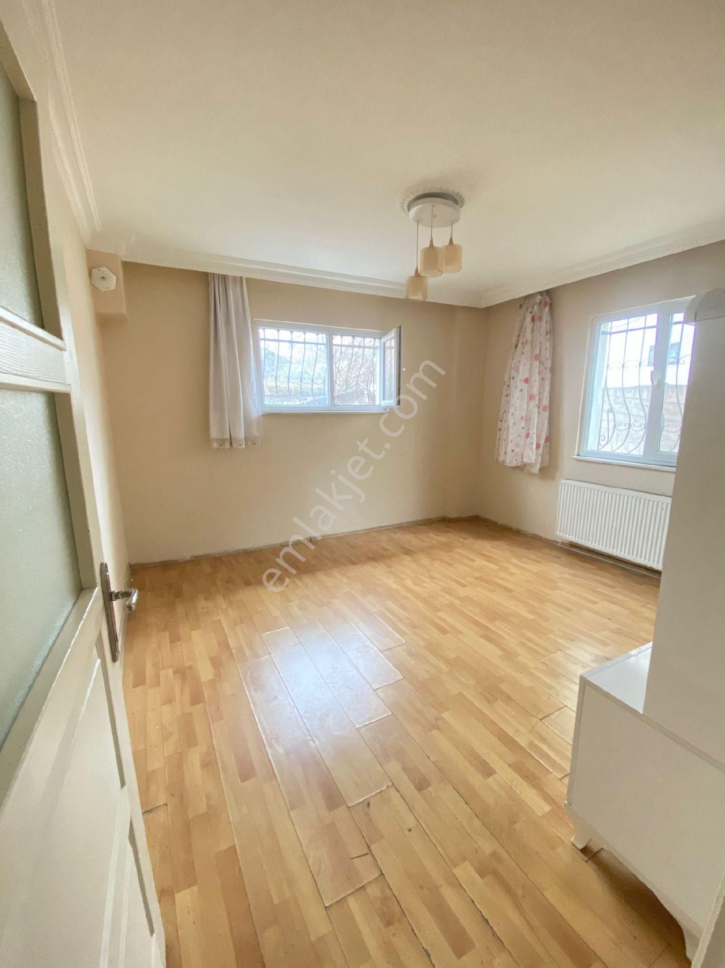 Altınşehir Mahallesi Kiralık Daire Düz Giriş 2+1 85 M2