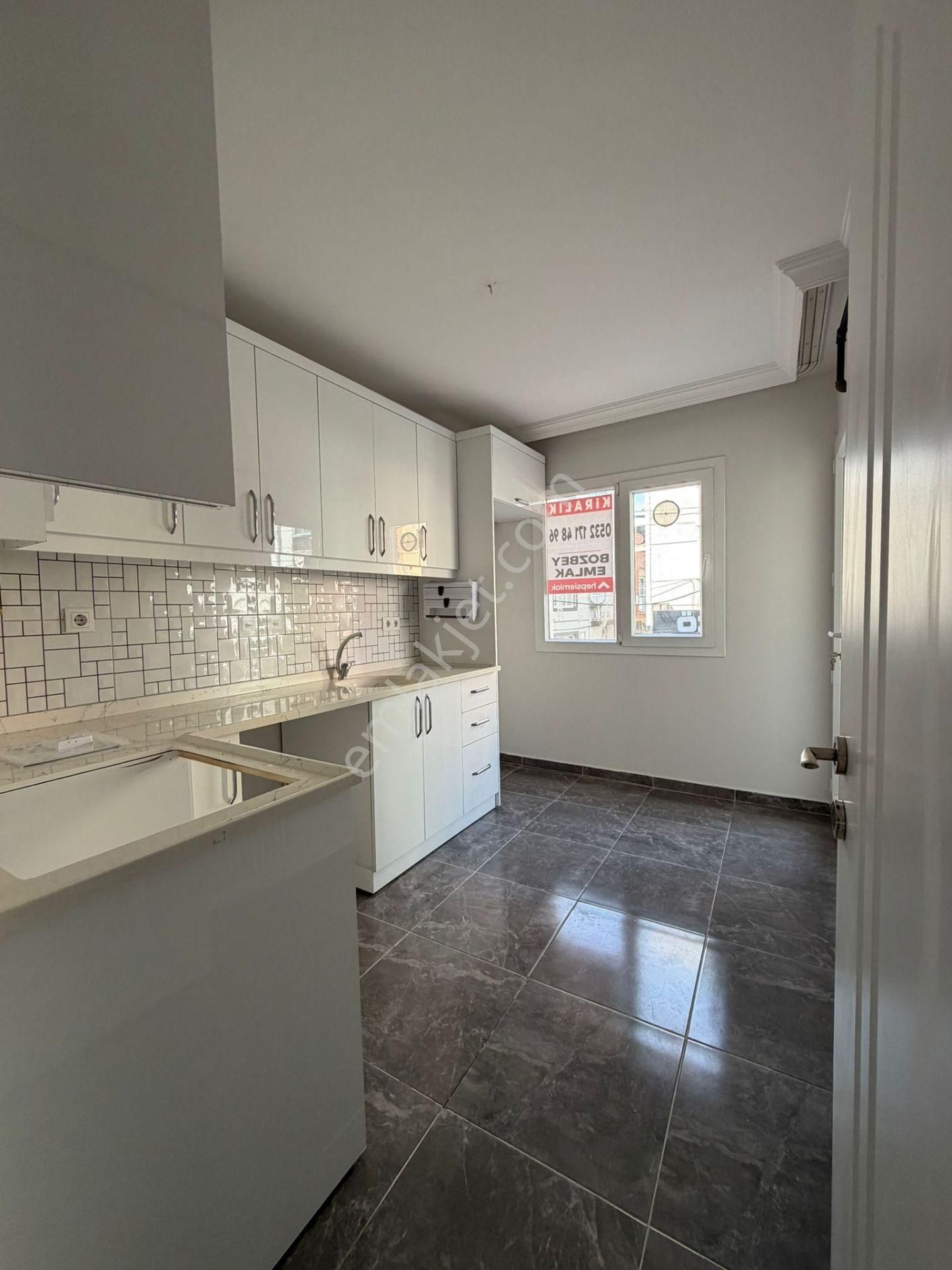 Buca Fırat Mah. Cadde Üzeri 2+1 85 M2 Kapalı Mutfak Doğalgazlı Kiralık Daire