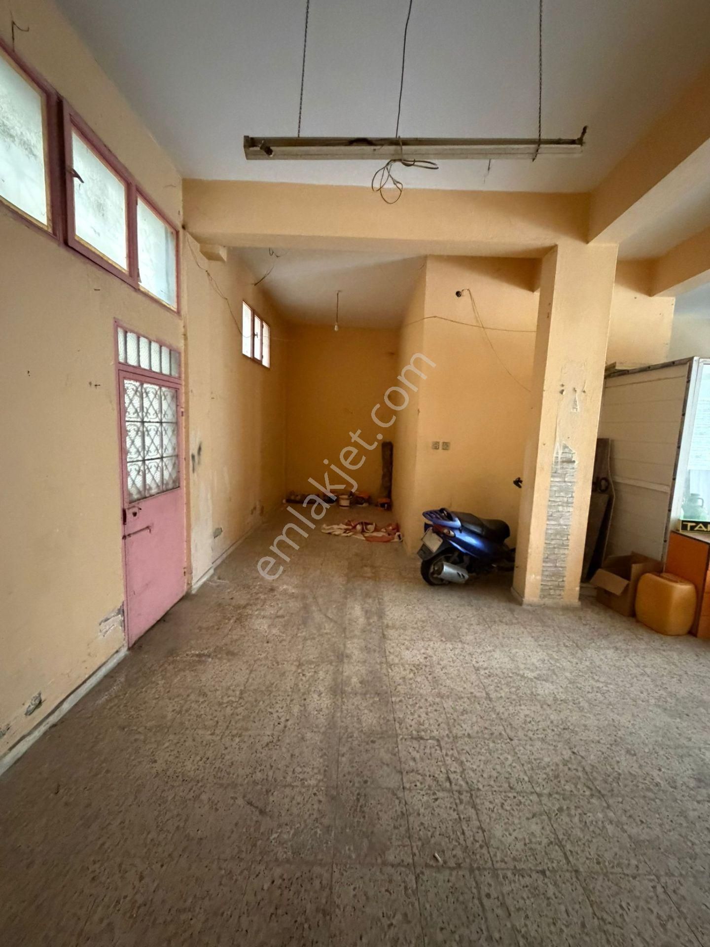 Buca Fırat Mah. 95 M2 Bahçeli Kiralık Depo Dükkan - Görsel 6