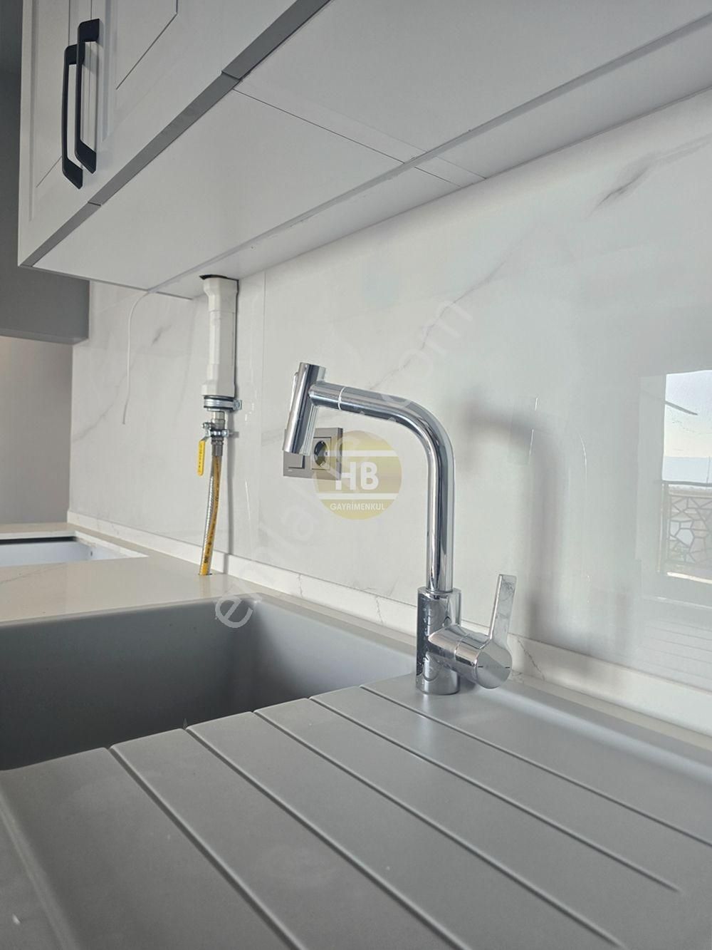 Hb'den 1+1 Sıfır Satılık Daire, Üst Düzey Kalitede, Geniş, Çift Cephe, Balkon, Mükemmel Ferahlık.. - Görsel 9