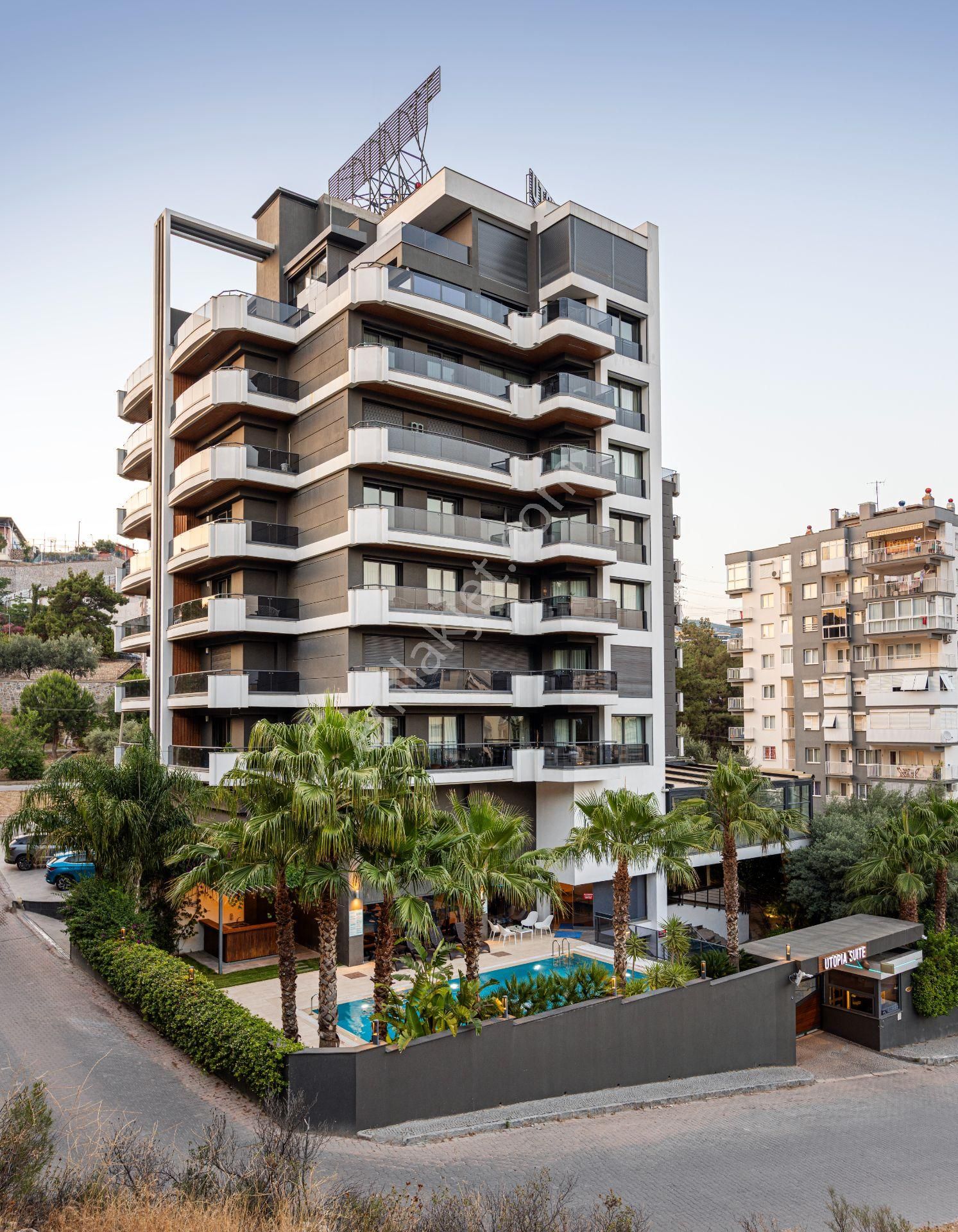 Bornova Evka 3 Site İçinde Havuzlu Satılık Lüks Daire