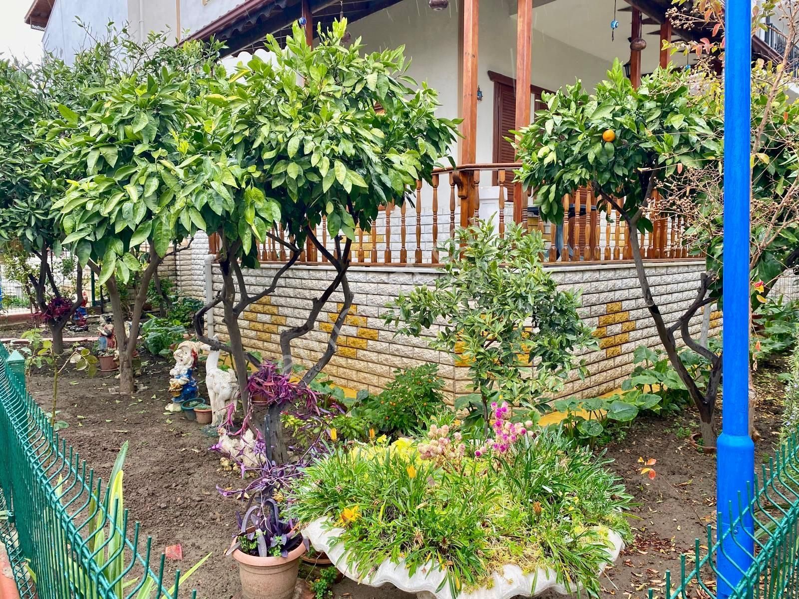 ꧁akçay Ay Emlaktan꧂güre'de Ön Cephe Geniş Teraslı Çift Mutfak Site İçerisinde Satılık 3+1villa - Görsel 3