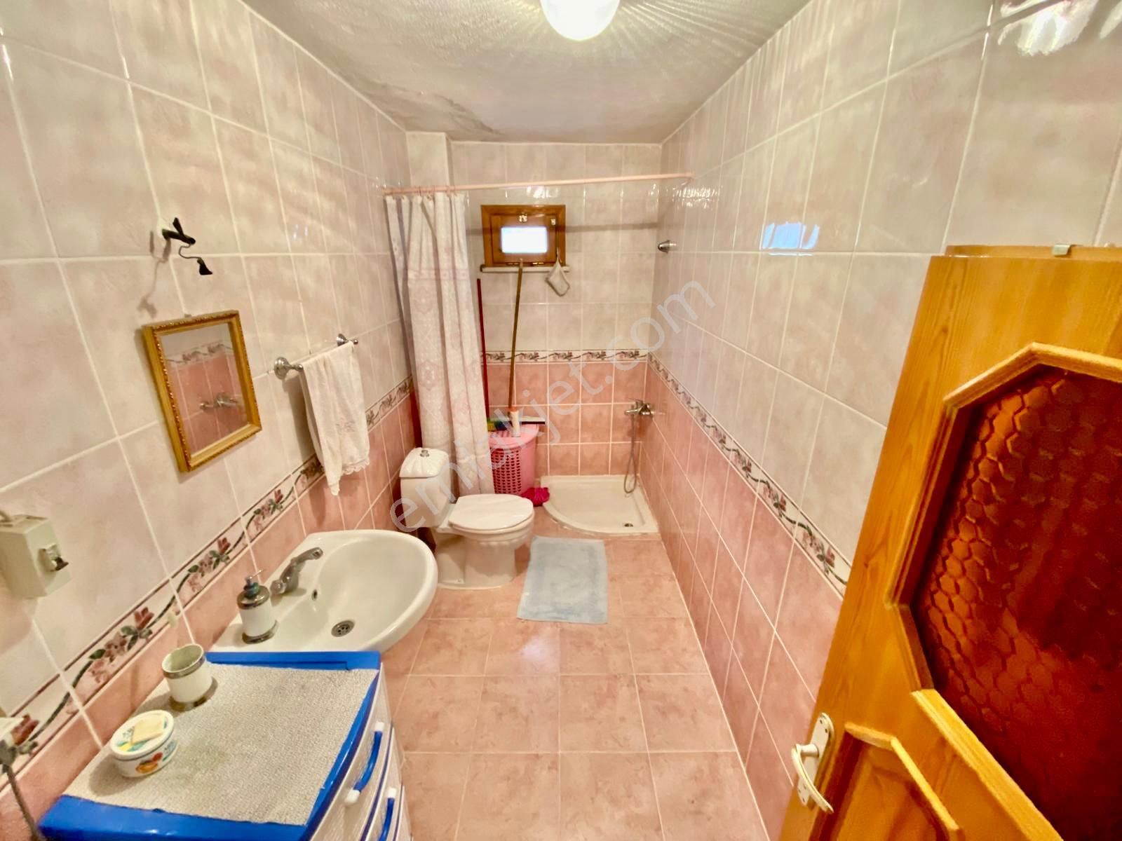 ꧁akçay Ay Emlaktan꧂güre'de Ön Cephe Geniş Teraslı Çift Mutfak Site İçerisinde Satılık 3+1villa - Görsel 28