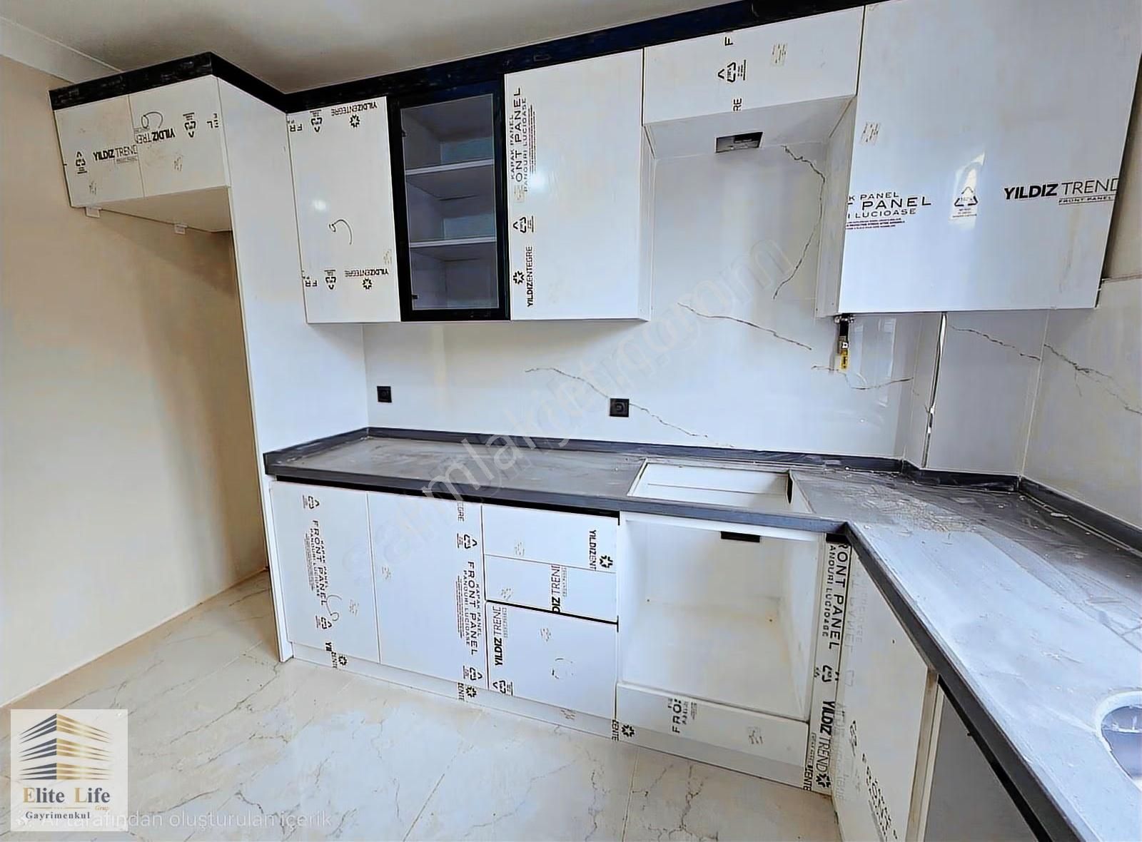Sancaktepe'de Kapalı Otoparklı Çift Balkonlu 2+1 Ara Kat Daire - Görsel 16