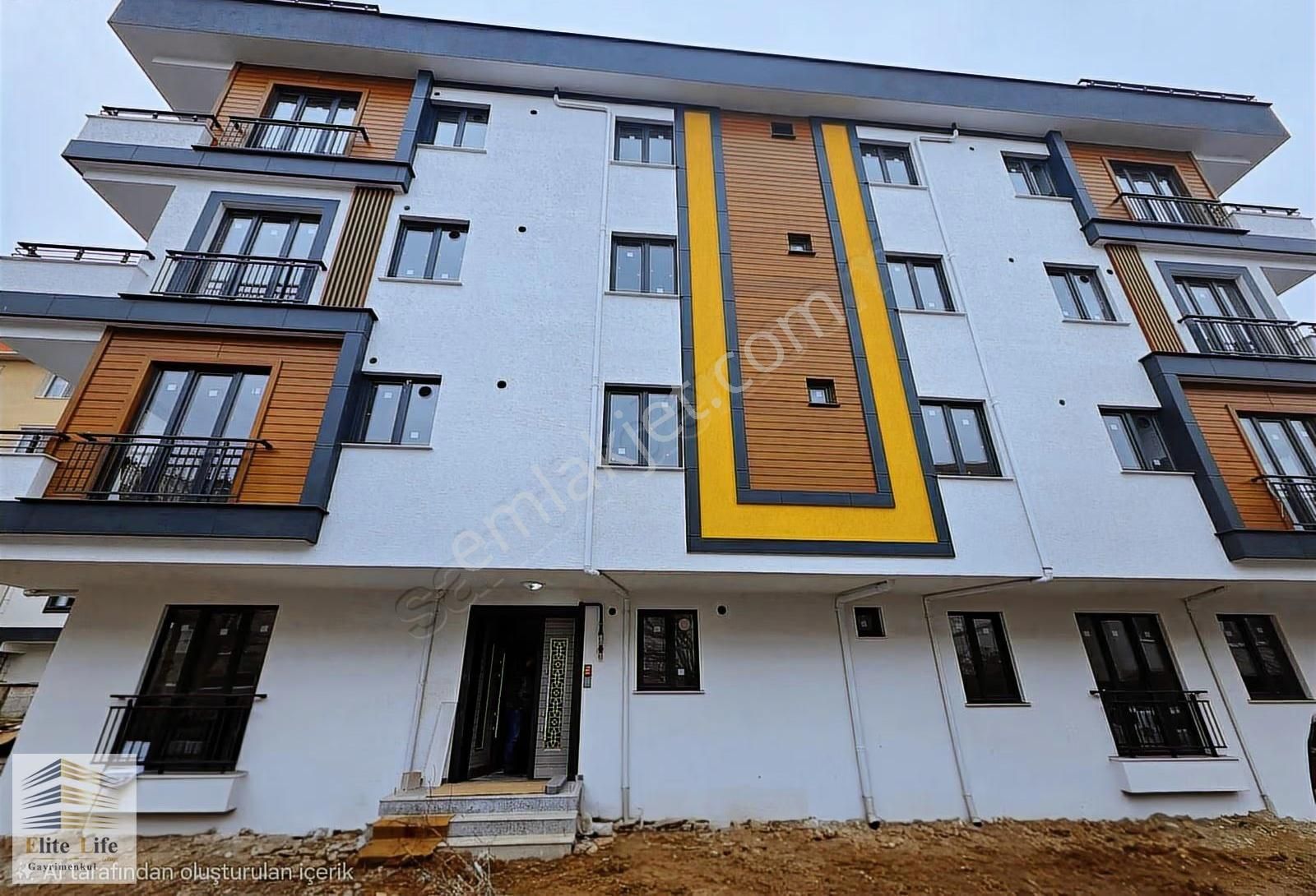 Sancaktepe'de Kapalı Otoparklı Çift Balkonlu 2+1 Ara Kat Daire - Görsel 19