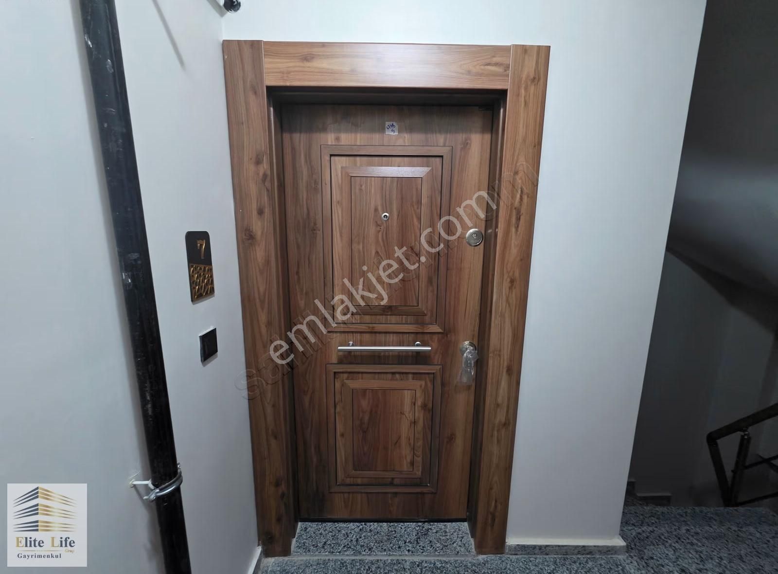 Çekmeköy Merkez Mahallesinde Kat Mülkiyetli 2+1 110 M2 Ara Kat - Görsel 3