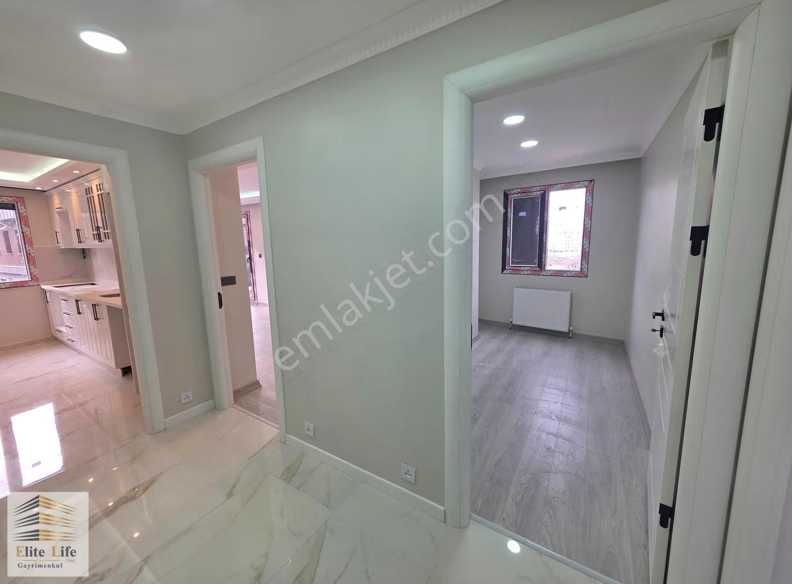 Çekmeköy Merkez Mahallesinde Kat Mülkiyetli 2+1 110 M2 Ara Kat - Görsel 4