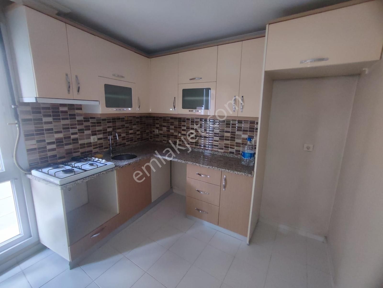 Reha Medin Armağanevler, Çakmak Metroya 8 Yürüme 80m2 Arakat 2+1 - Görsel 9