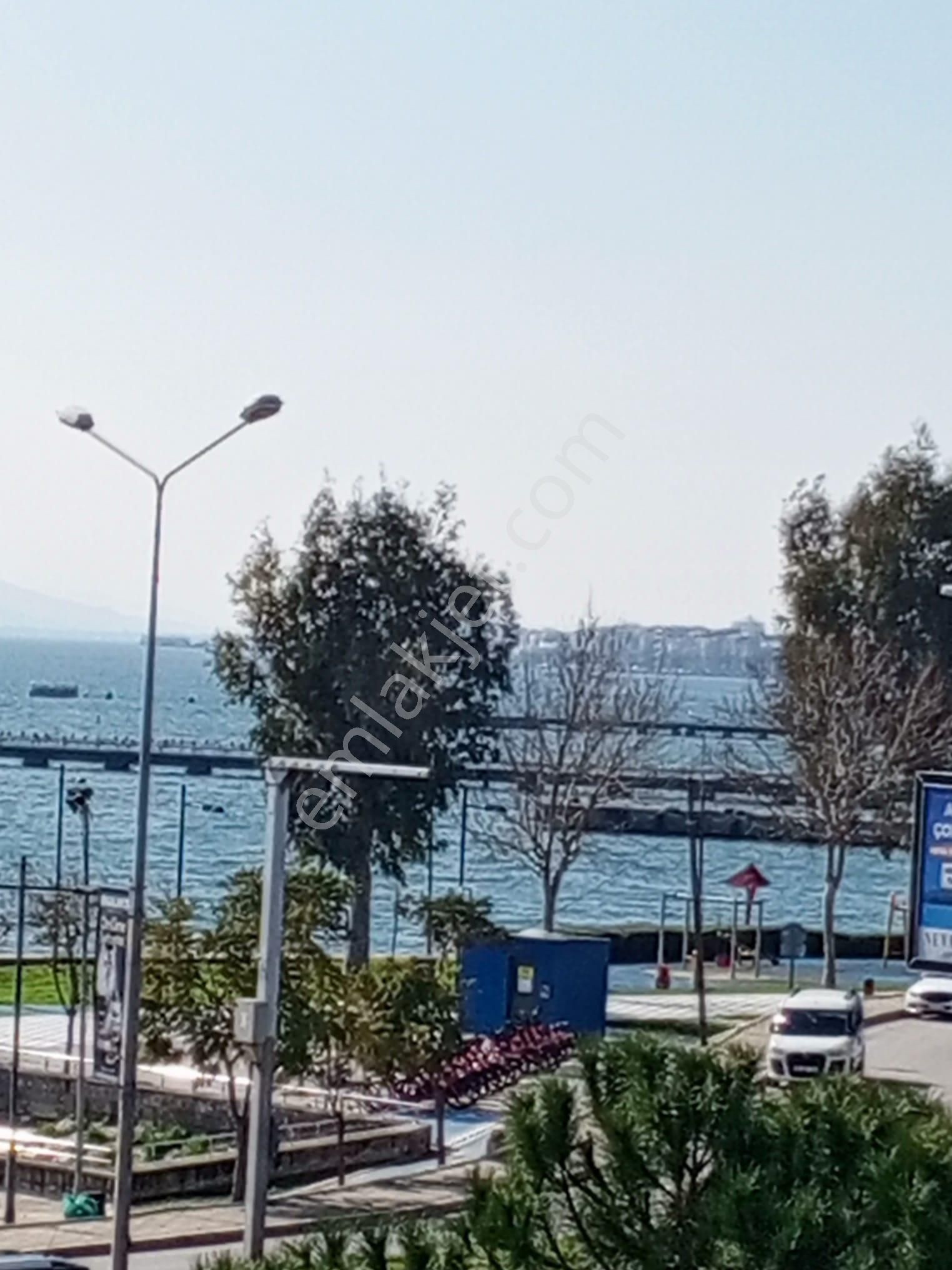 İzmir / Bayraklı Merkezi Konumda Uygun Daire