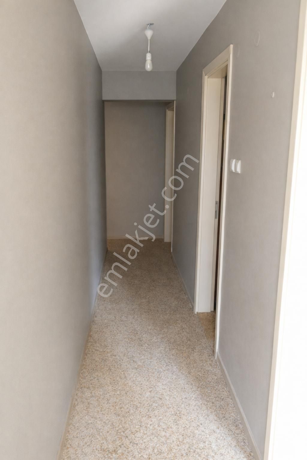 İzmir / Bayraklı Merkezi Konumda Uygun Daire - Görsel 20