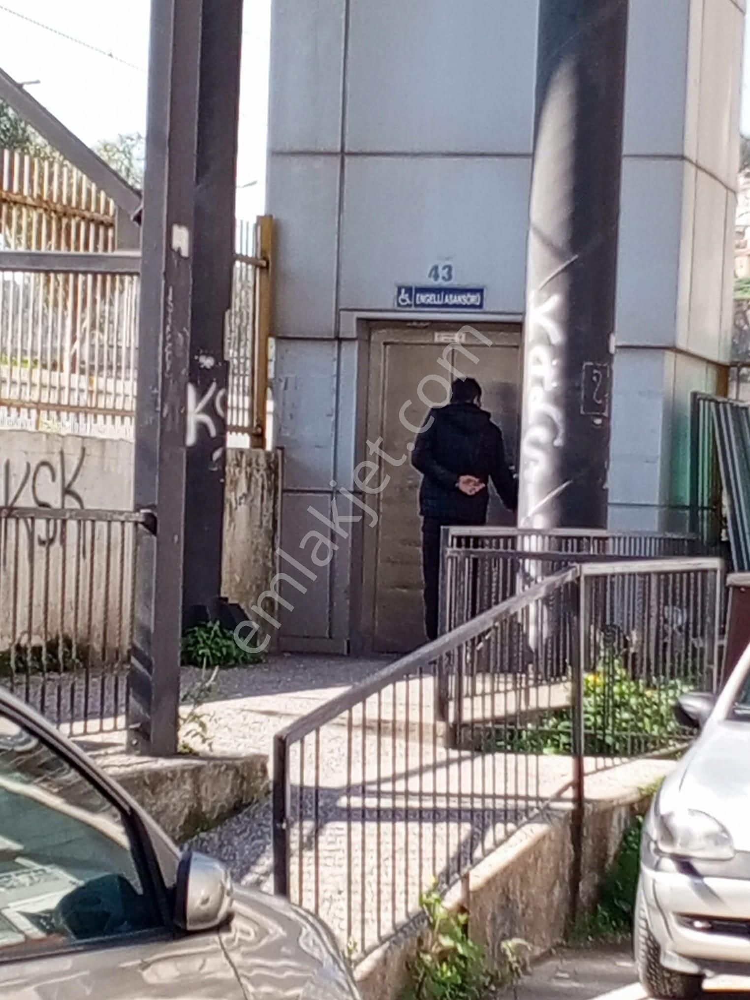 İzmir / Bayraklı Merkezi Konumda Uygun Daire - Görsel 6