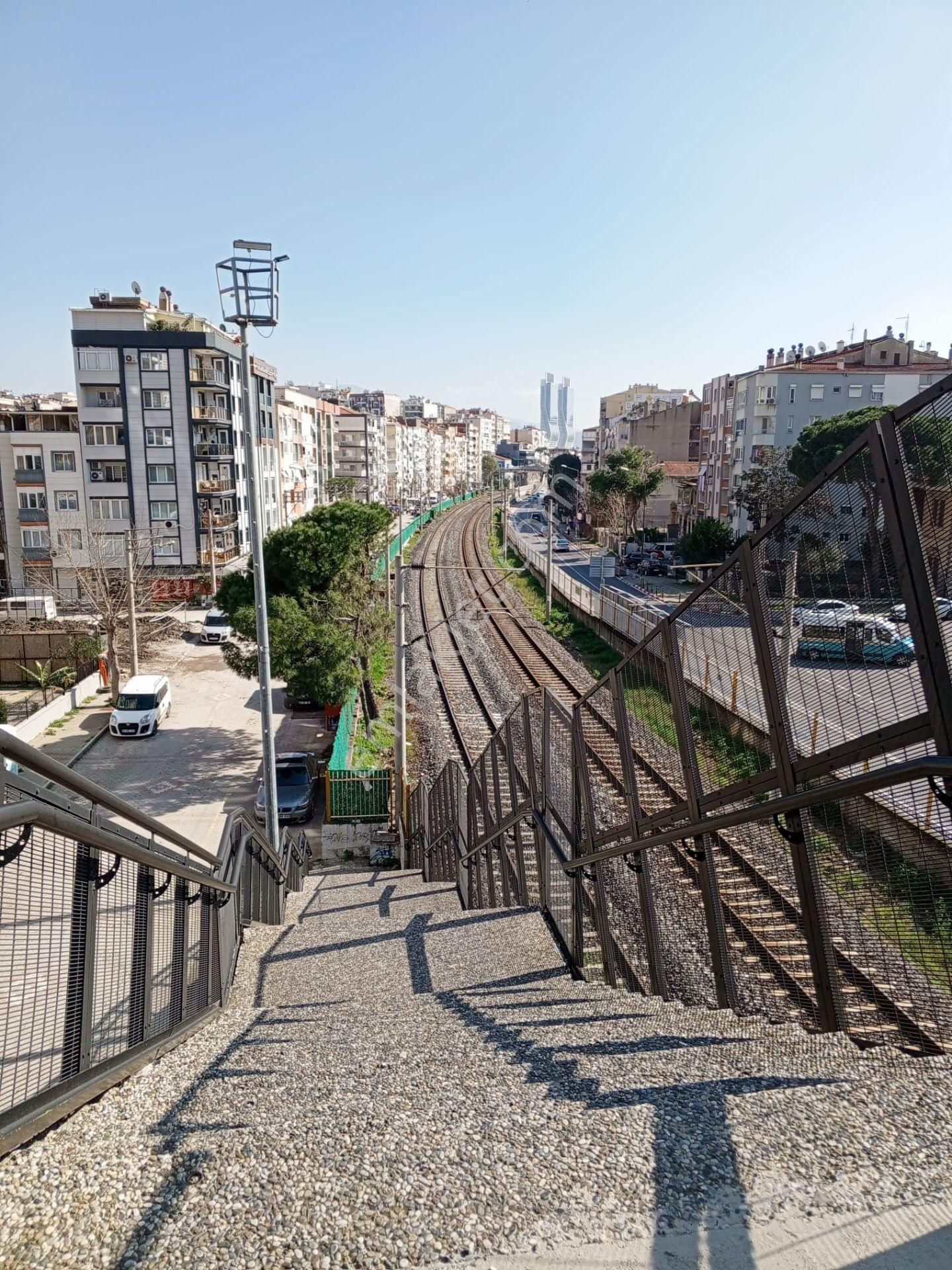 İzmir / Bayraklı Merkezi Konumda Uygun Daire - Görsel 5