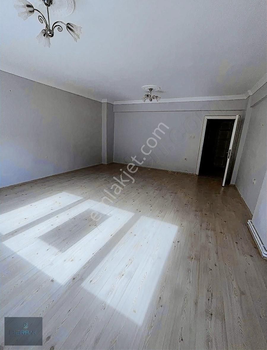 Tekirdağ Çorlu Muhittin Mah. De 3+1 Kullanışlı Kiralık Daire - Görsel 4