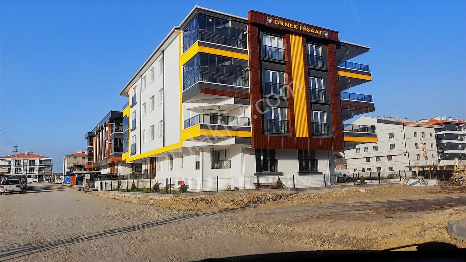 Acil Acil Yeni Bina Arakat Asansörlü Köşe Başı Ultra Lüks Yapıl