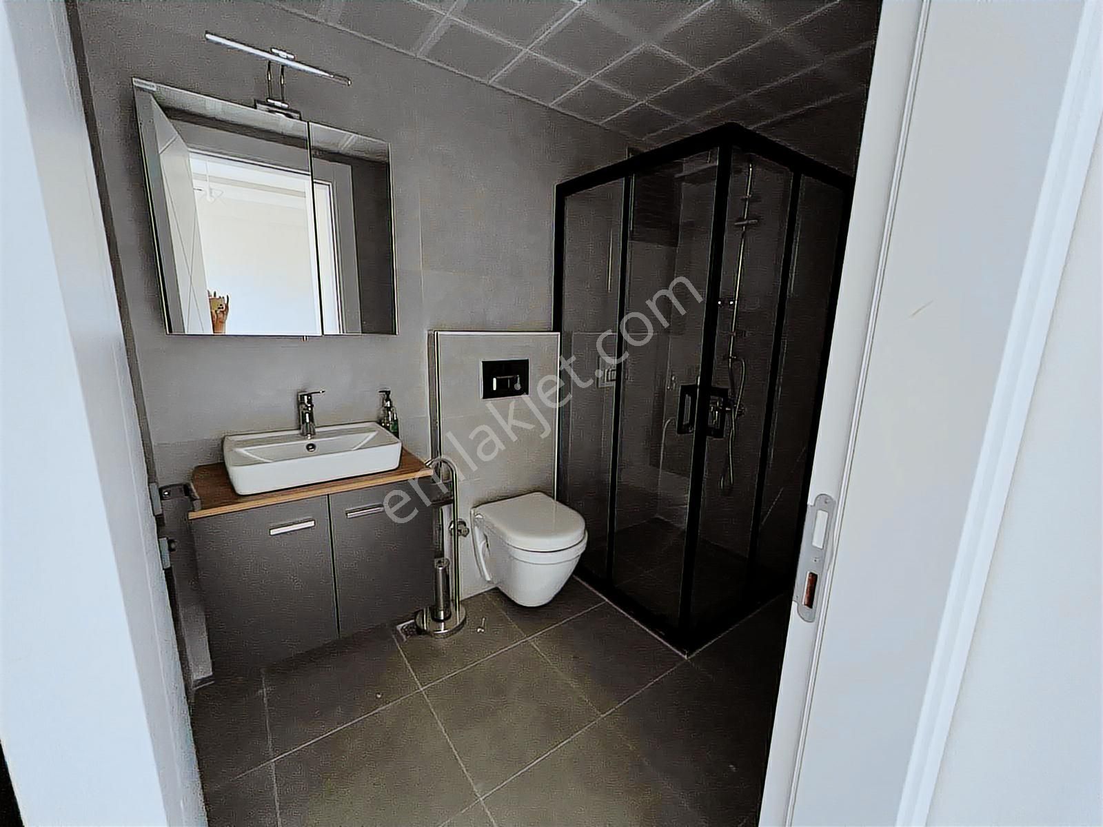 Redstone'dan Uysal Boulevard'da Cadde Cephe Satılık 1+1 Daire - Görsel 9