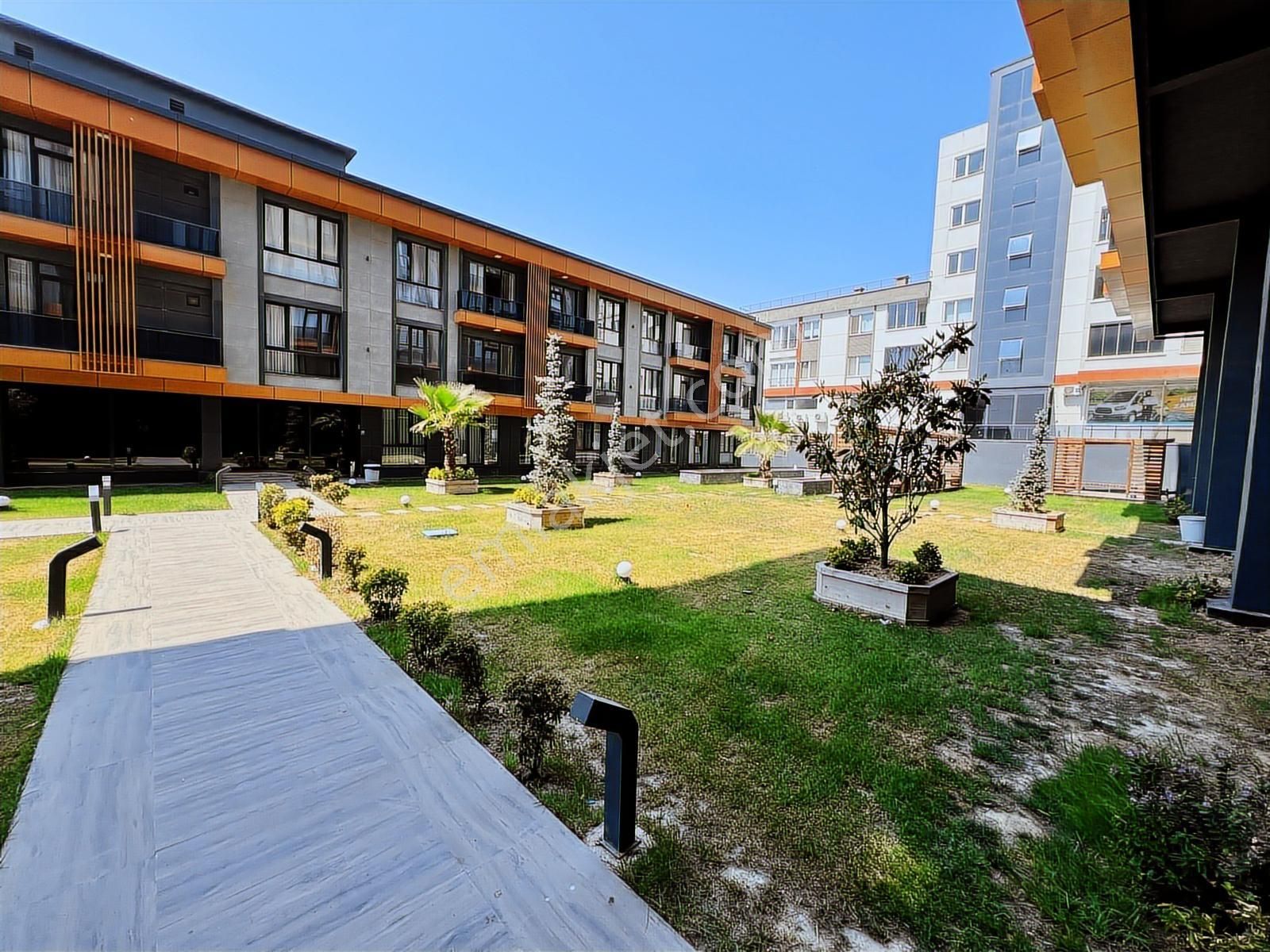 Redstone'dan Uysal Boulevard'da Cadde Cephe Satılık 1+1 Daire - Görsel 8