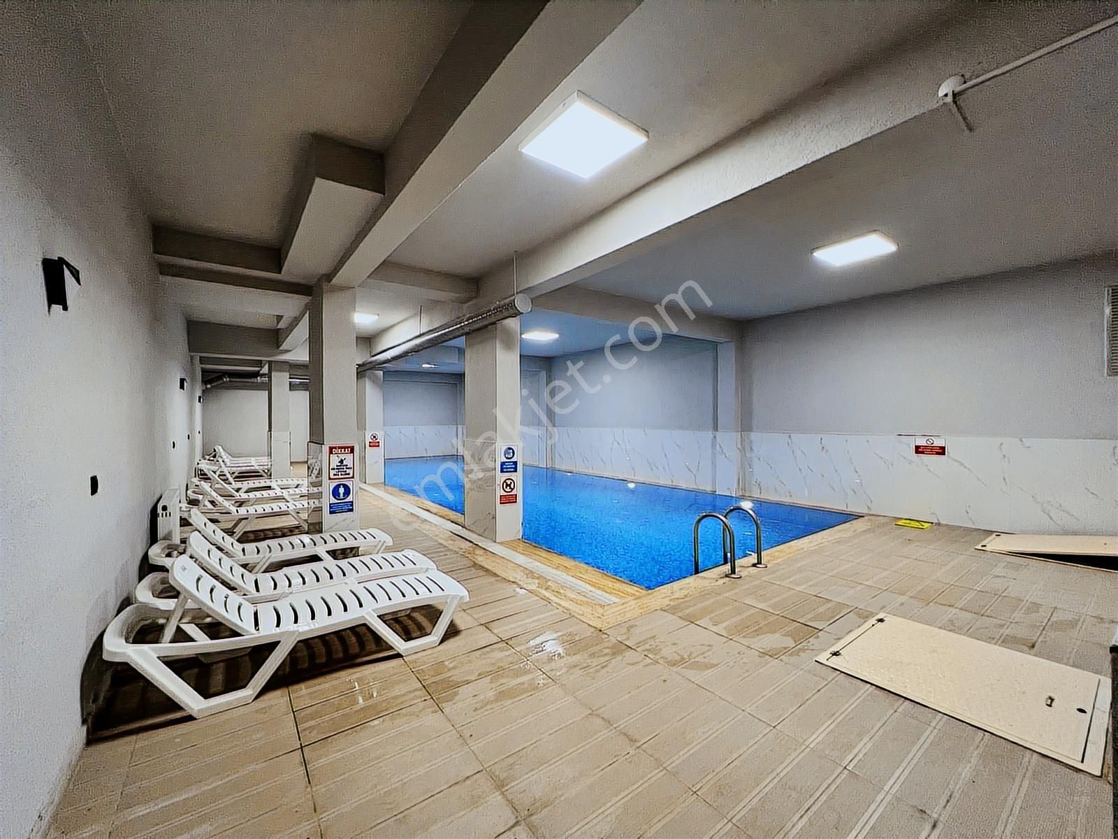 Redstone'dan Uysal Boulevard'da Cadde Cephe Satılık 1+1 Daire - Görsel 12