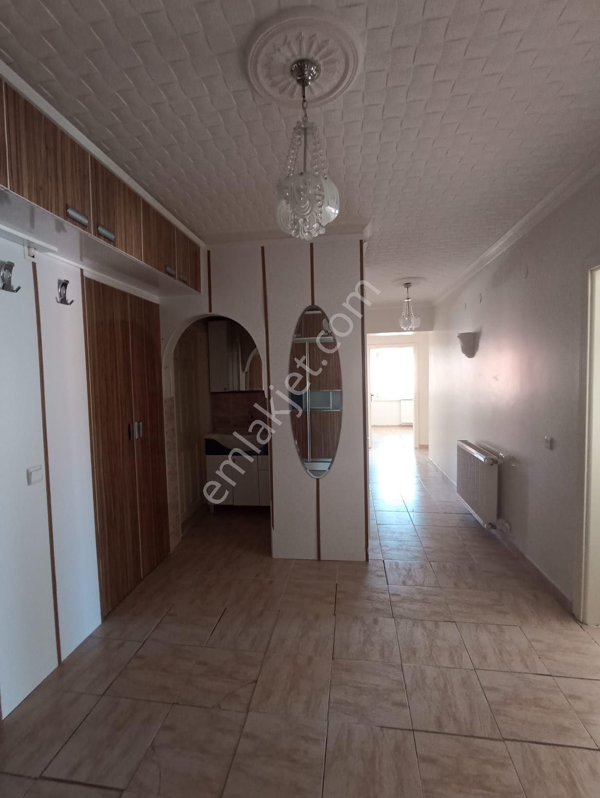 Sahibinden Memura Kiralık 4.katta Yapılı 3+1 Daire - Görsel 2