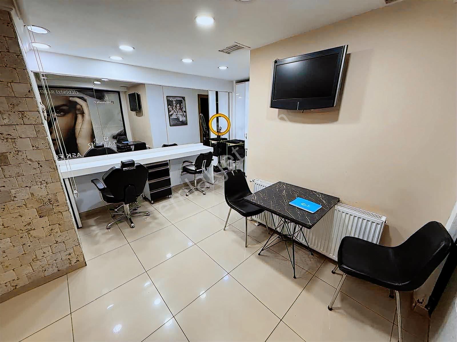 Üsküdar Bağlarbaşı Cadde Üzerinde Kiracılı Satılık Dükkan - Görsel 12