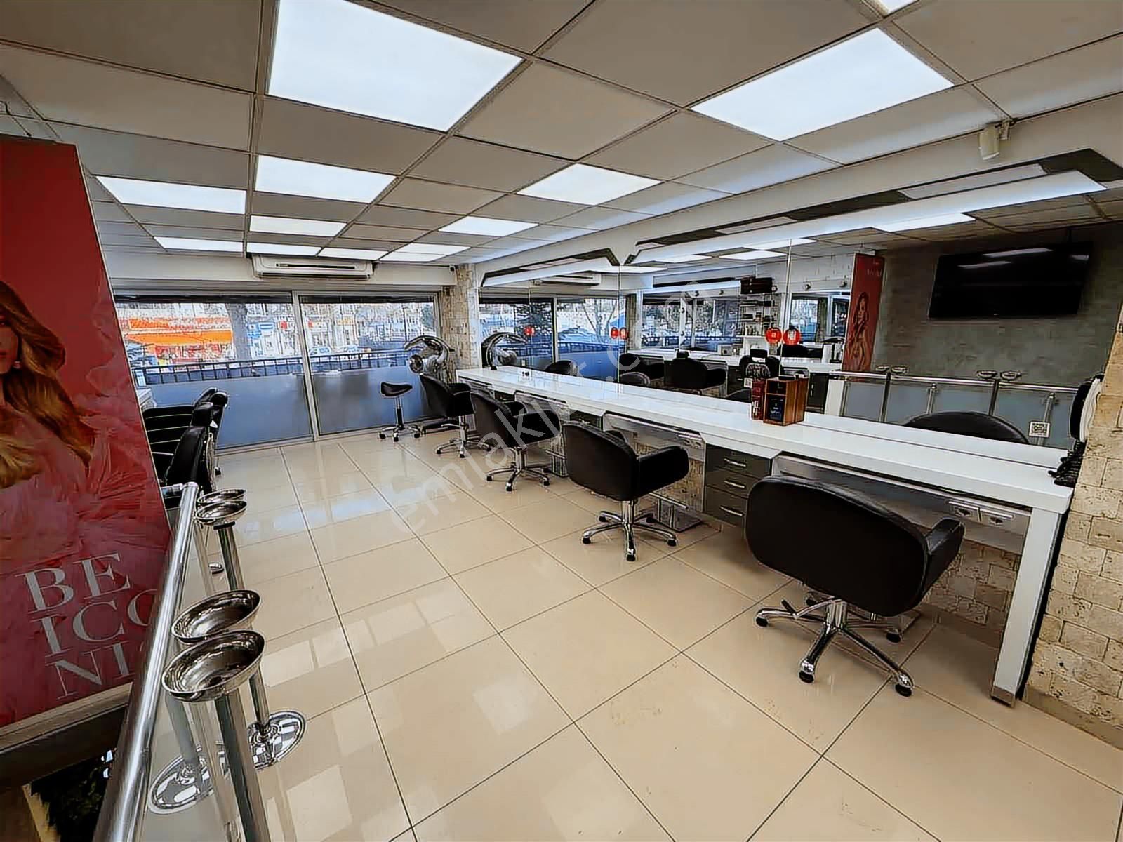 Üsküdar Bağlarbaşı Cadde Üzerinde Kiracılı Satılık Dükkan - Görsel 3