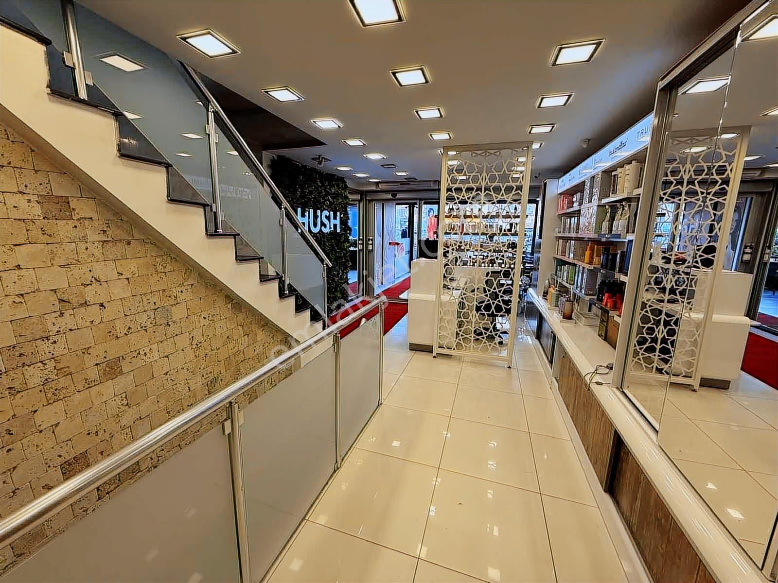 Üsküdar Bağlarbaşı Cadde Üzerinde Kiracılı Satılık Dükkan - Görsel 7