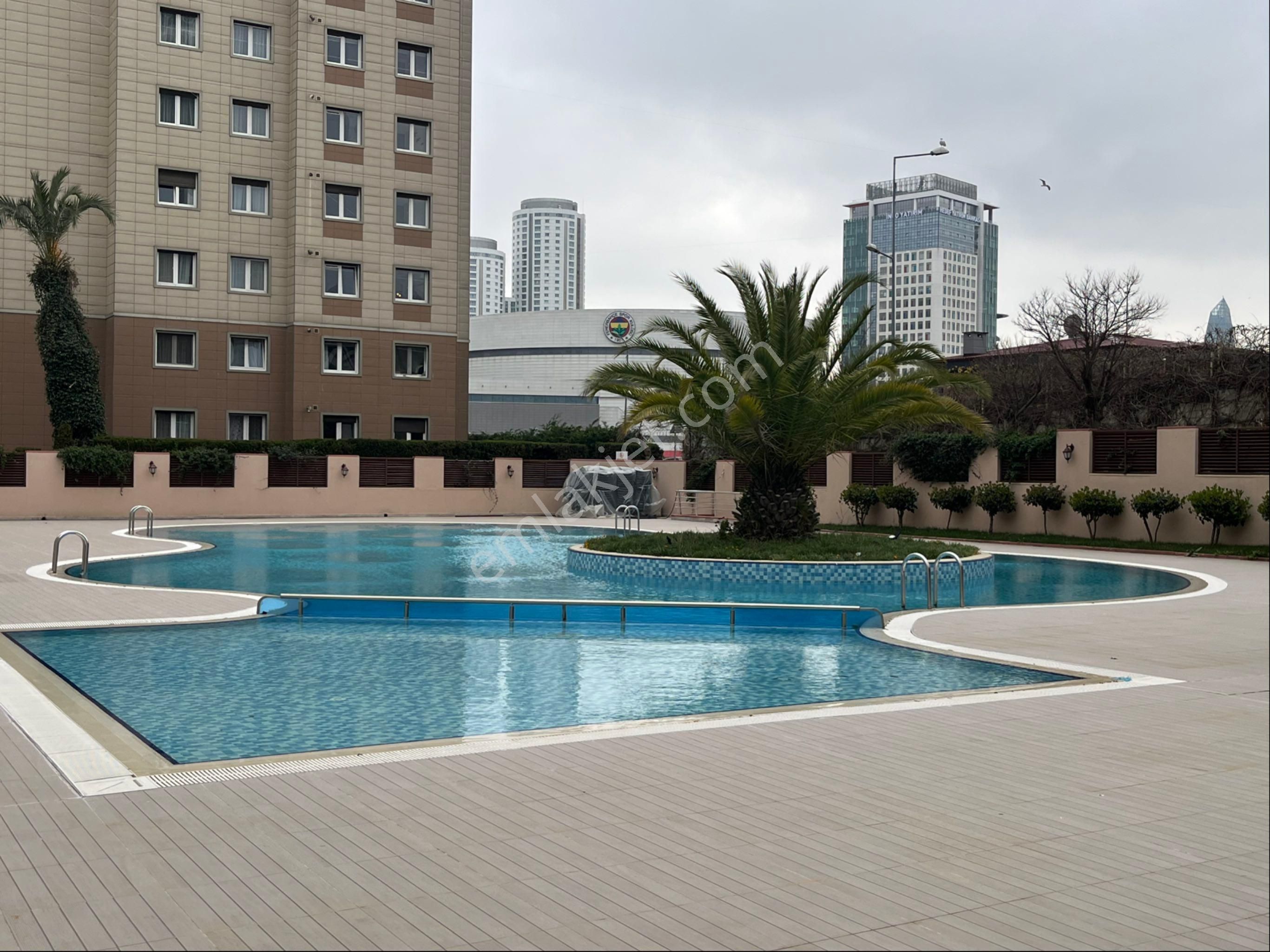 Kentplus Ataşehir'de 4+1 Kiralık Daire