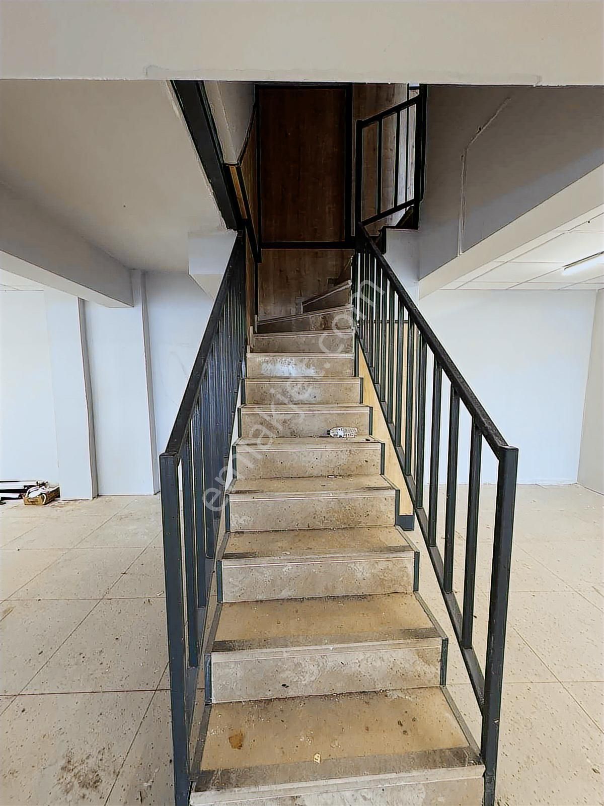 Karabağlar Bozyaka Kurumsala 300 M2. Satılık Dükkan - Görsel 8