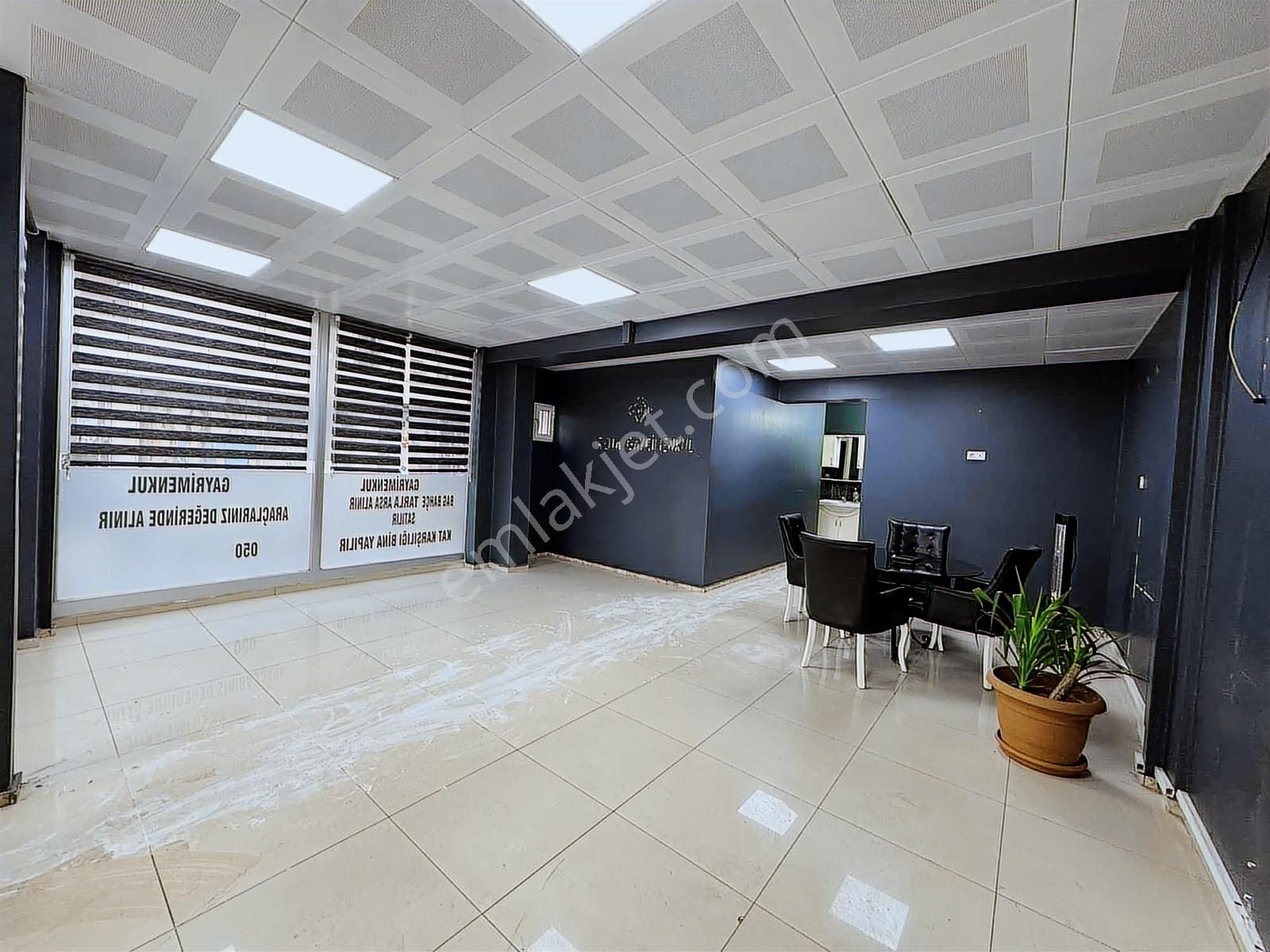 Buca Göksu Mah. Cadde Üzeri Batar Katlı 150 M2. Kiralık Dükkan