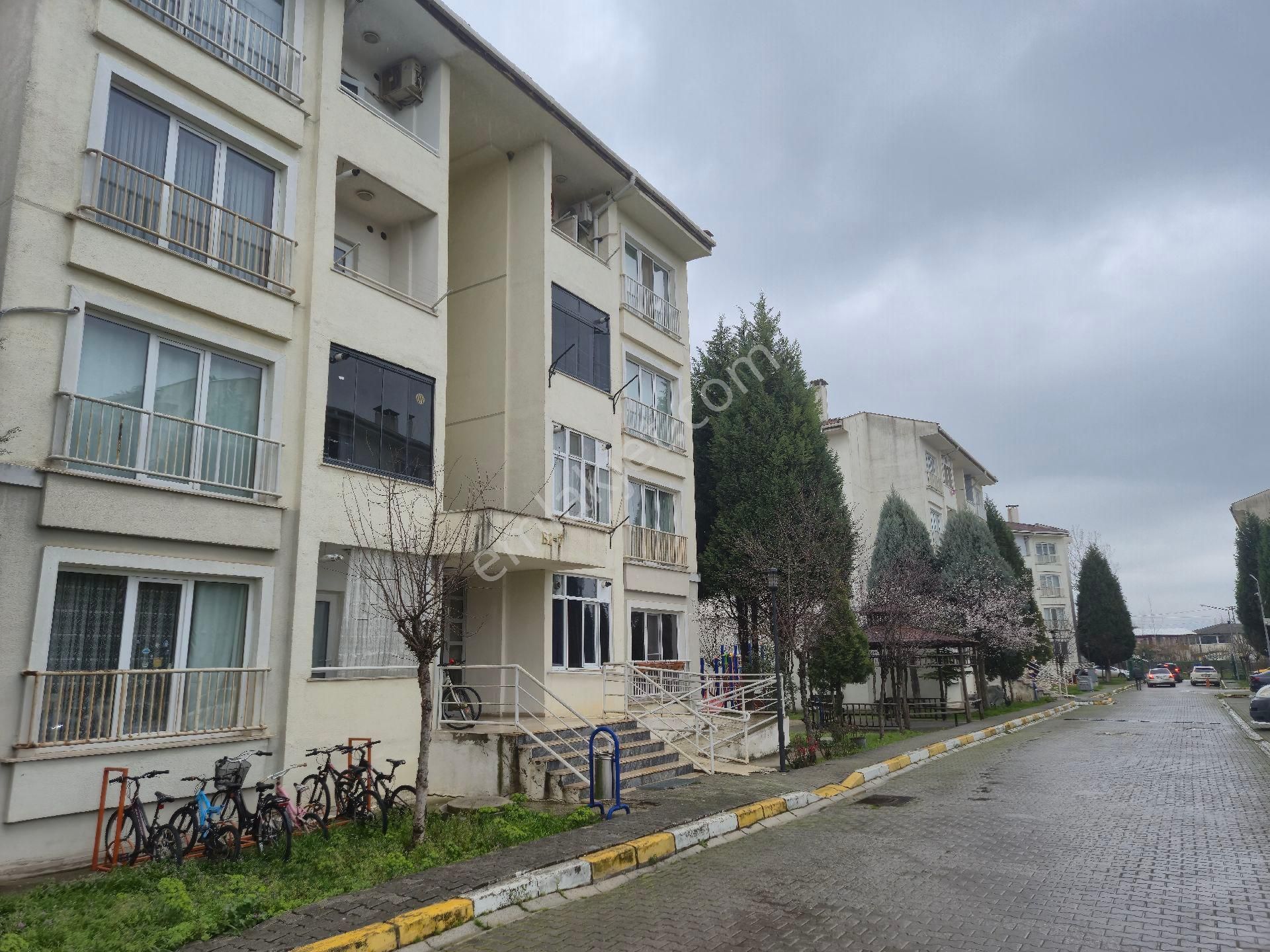 Realty Worlddan Akyazı Ömercikler Toki Sitesinde Arakat 80m2 2+1 - Görsel 2