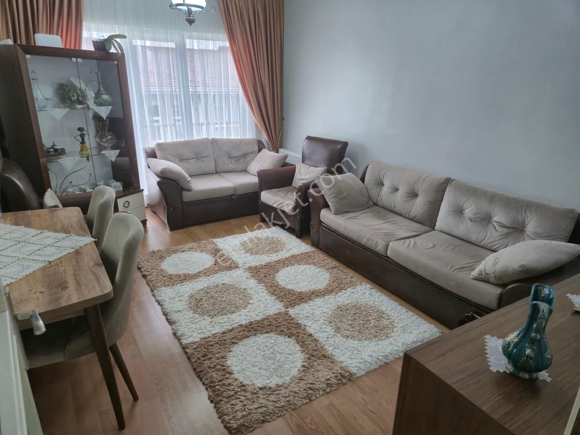 Realty Worlddan Akyazı Ömercikler Toki Sitesinde Arakat 80m2 2+1 - Görsel 8