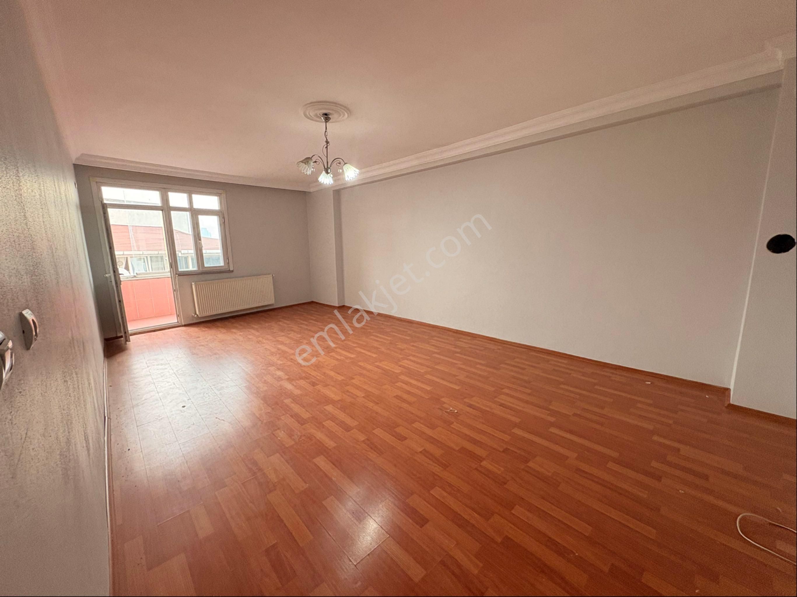 Kıraç Merkez’de Ana Yol Üzerı Devasa Daıre