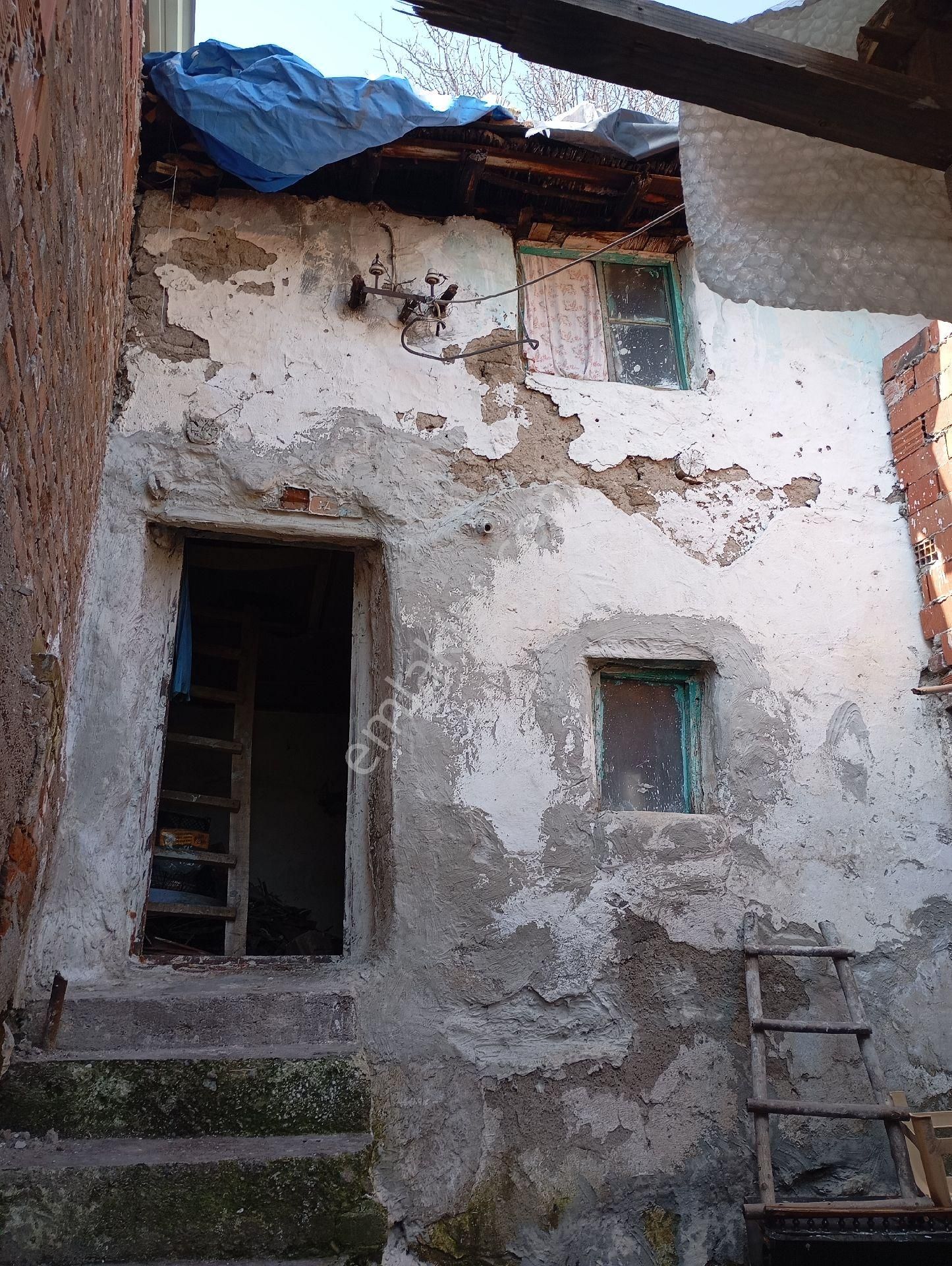 Elit Emlaktan Bergama Selçukta Mustakil Ev - Görsel 5